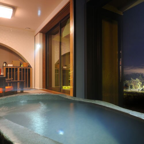 [7 rooms with open-air bath] From the room, you can enjoy the healing scenery of "Aone Onsenkyo", which is rich in nature.