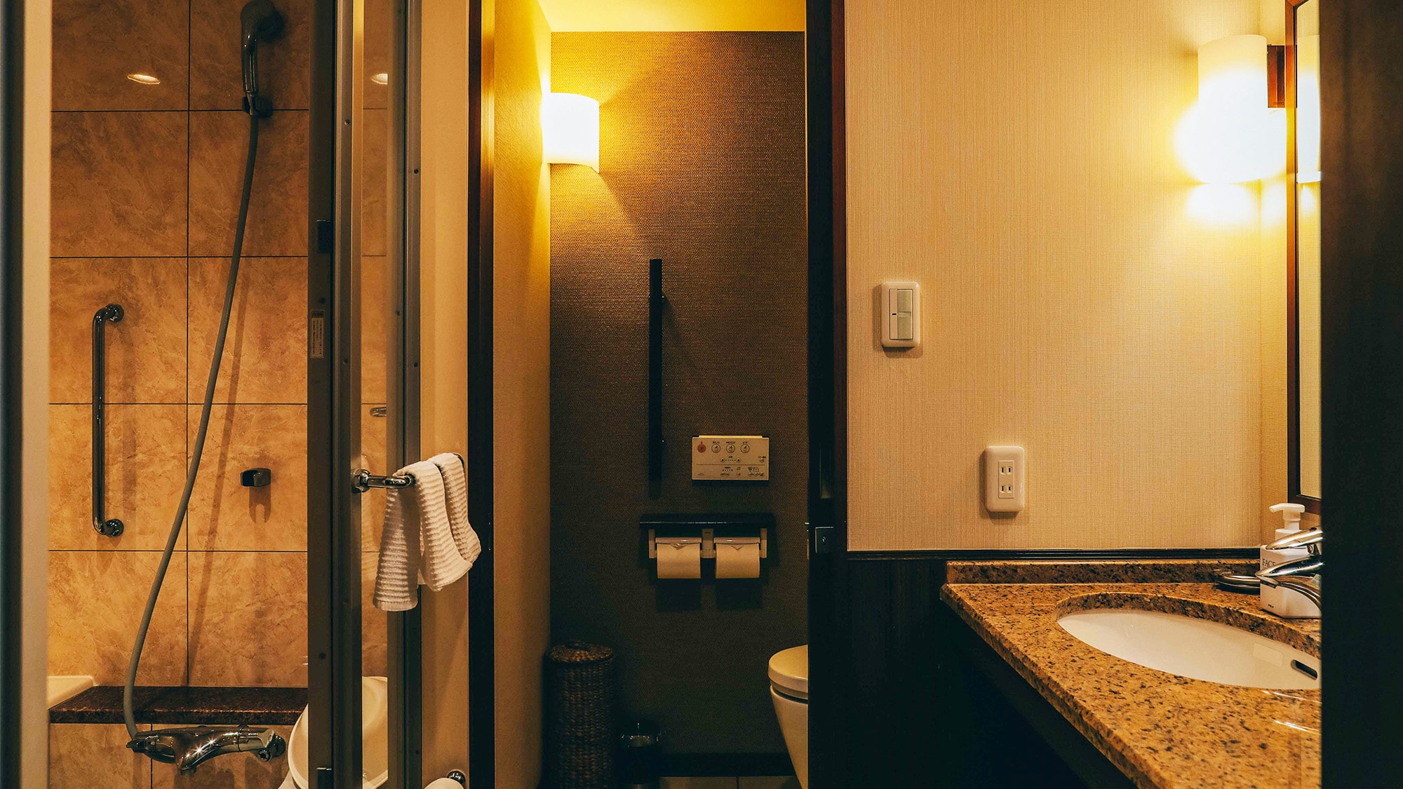 Non-smoking Japanese-Western Room (Ocean Wing)