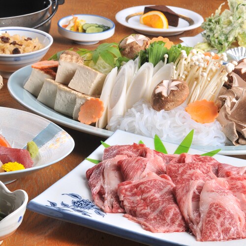 Kaiseki cuisine with a focus on sukiyaki of Shinshu beef