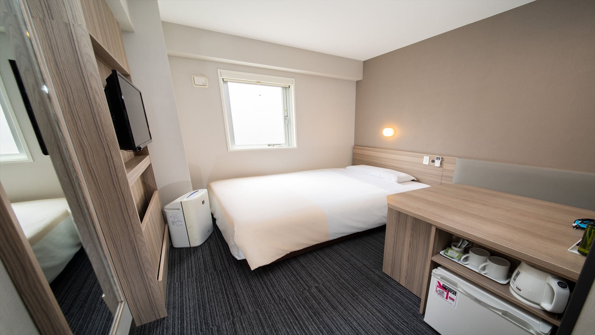 Bạn có thể thư giãn trên chiếc giường rộng rãi.