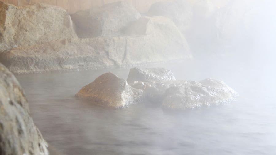 Warm up your body in the spacious rock bath!
