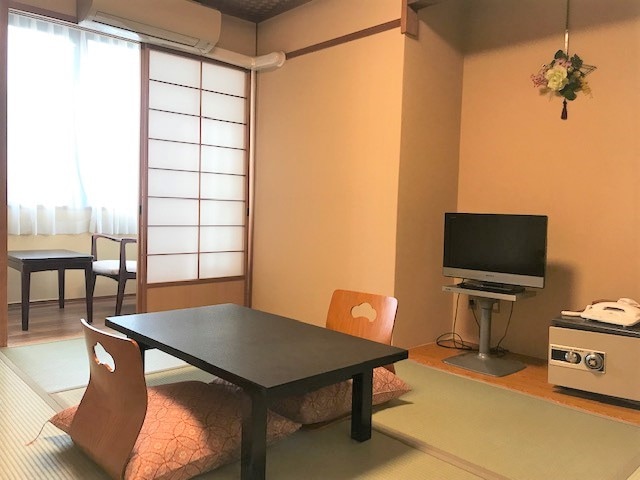 Japanese-style room