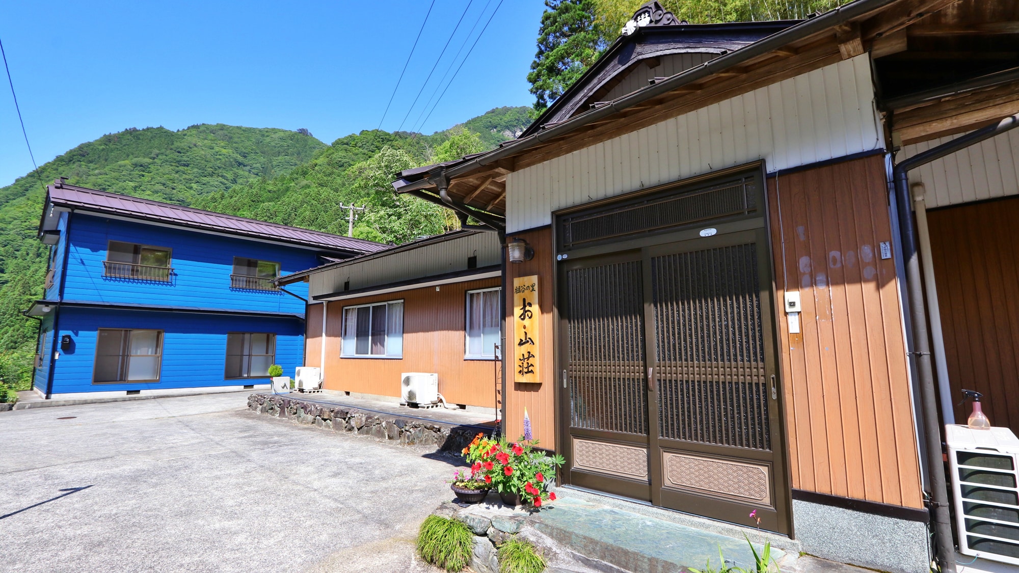 【外观】这座山间小屋位于伊谷深山之中。