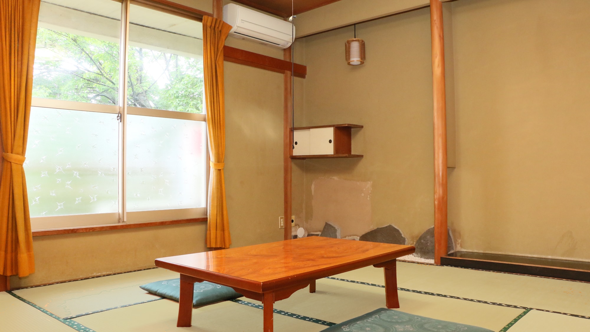 ◆Renovated 8-9 tatami Japanese-style room◆Can accommodate up to 3 people!