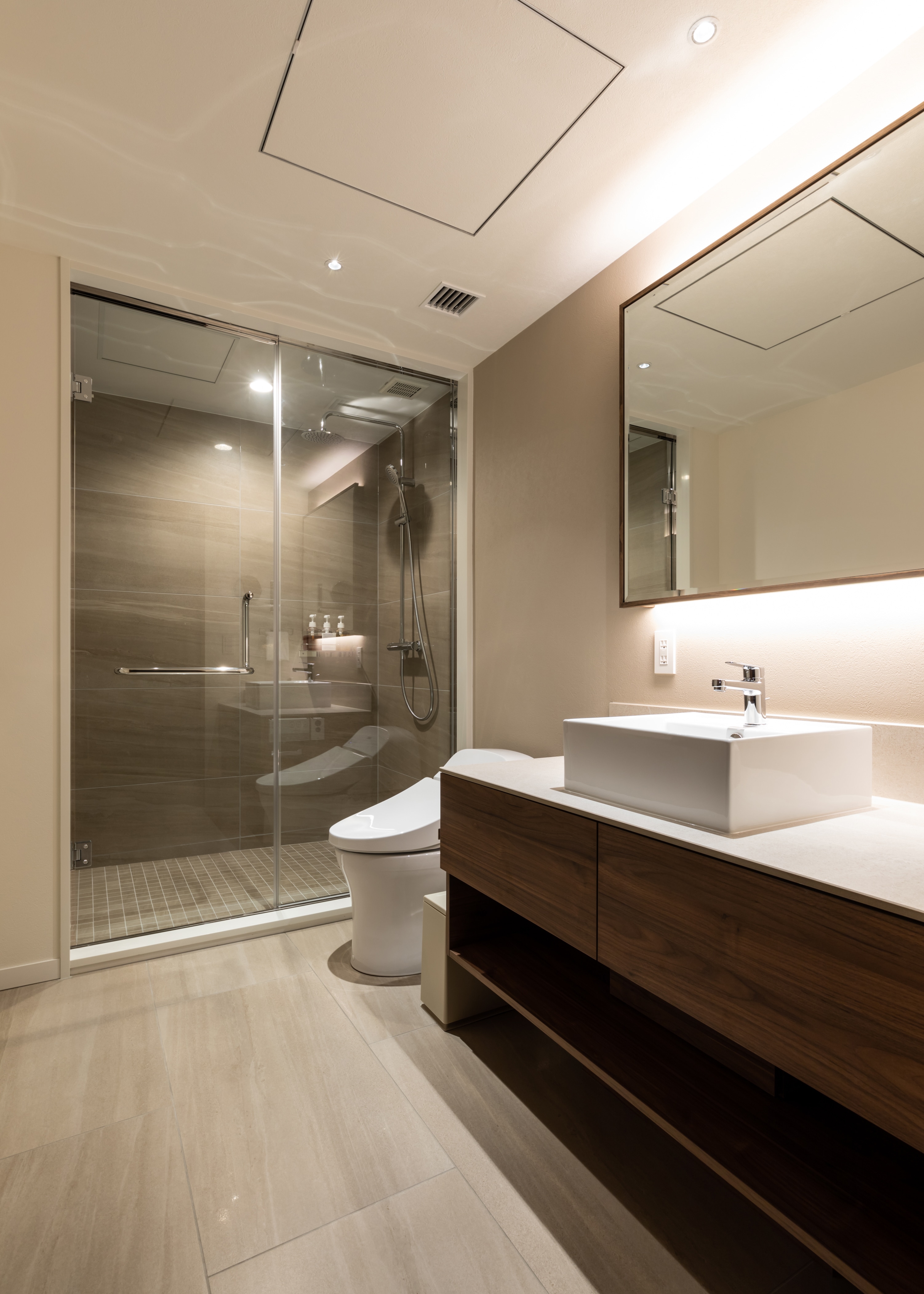 One Bedroom Suite Bathroom