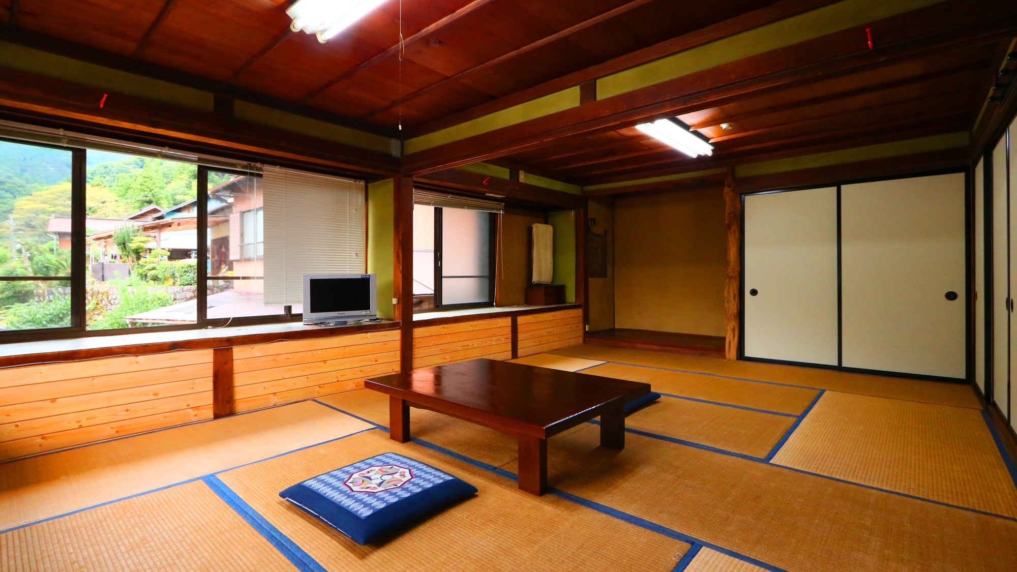 Yuzu Room [Japanese-style room 12+8 tatami mats]