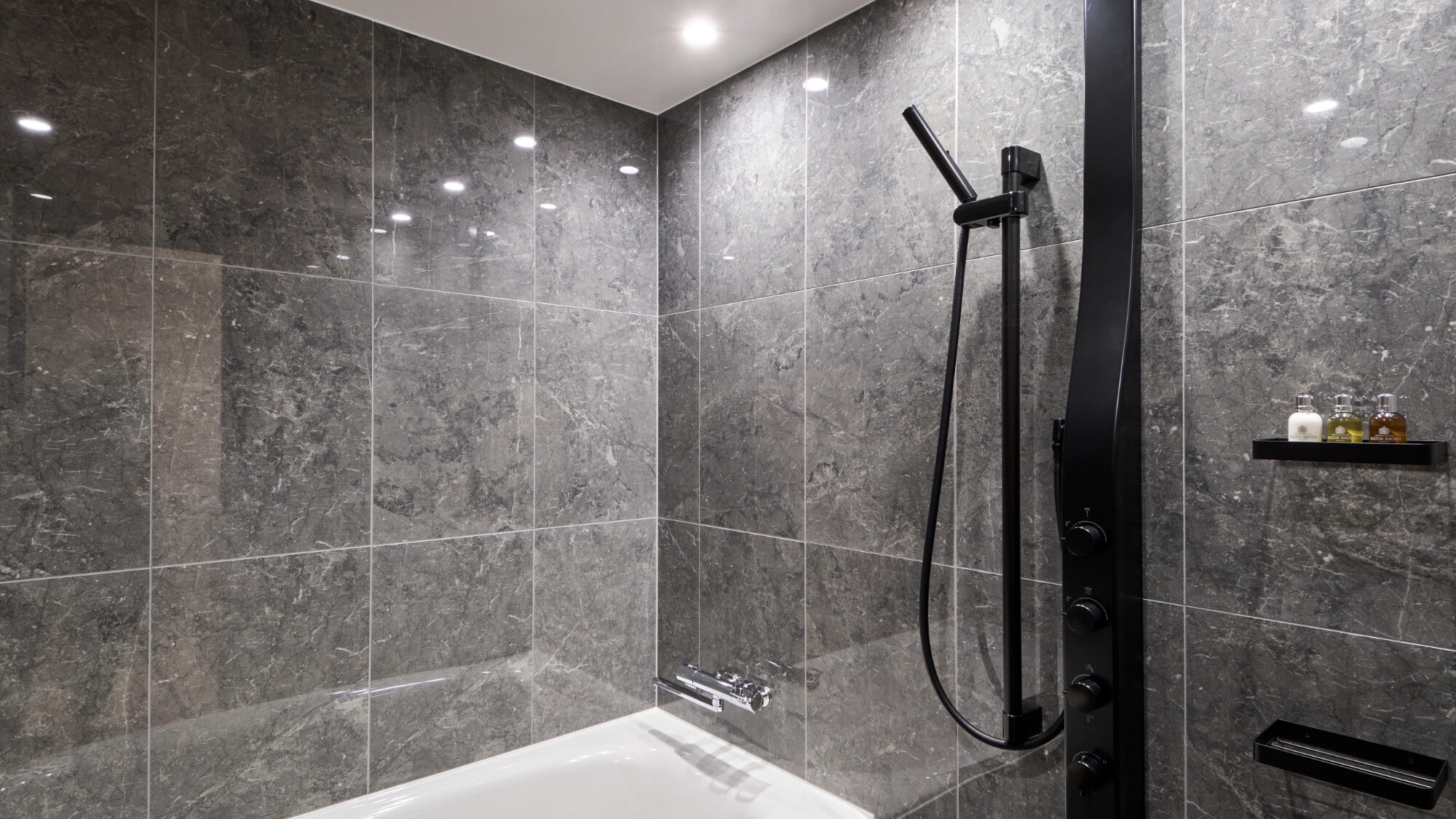 [淋浴間] <行政雙床房/行政加大雙人床房>