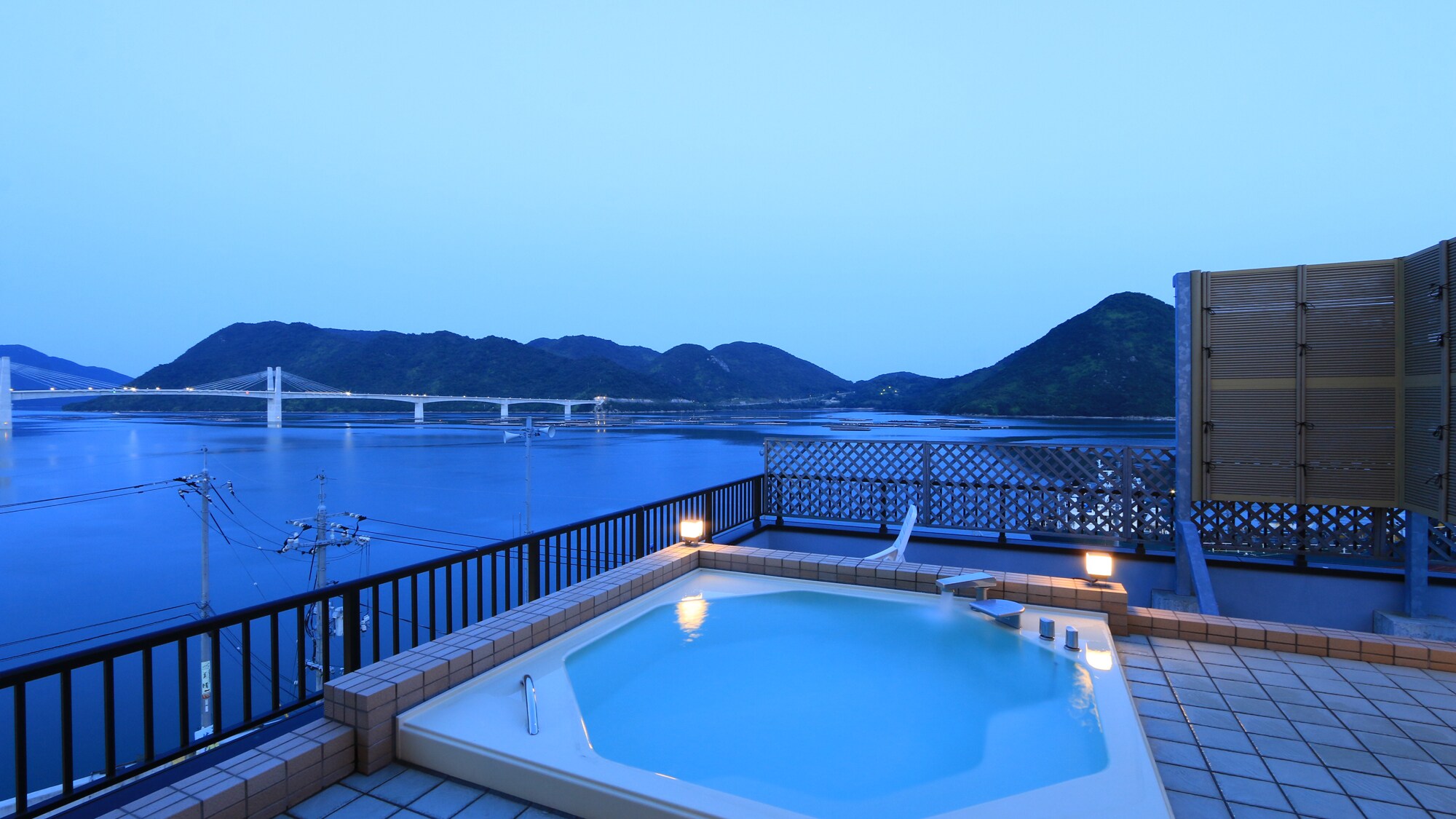 The nighttime panoramic bath is also a nice touch.