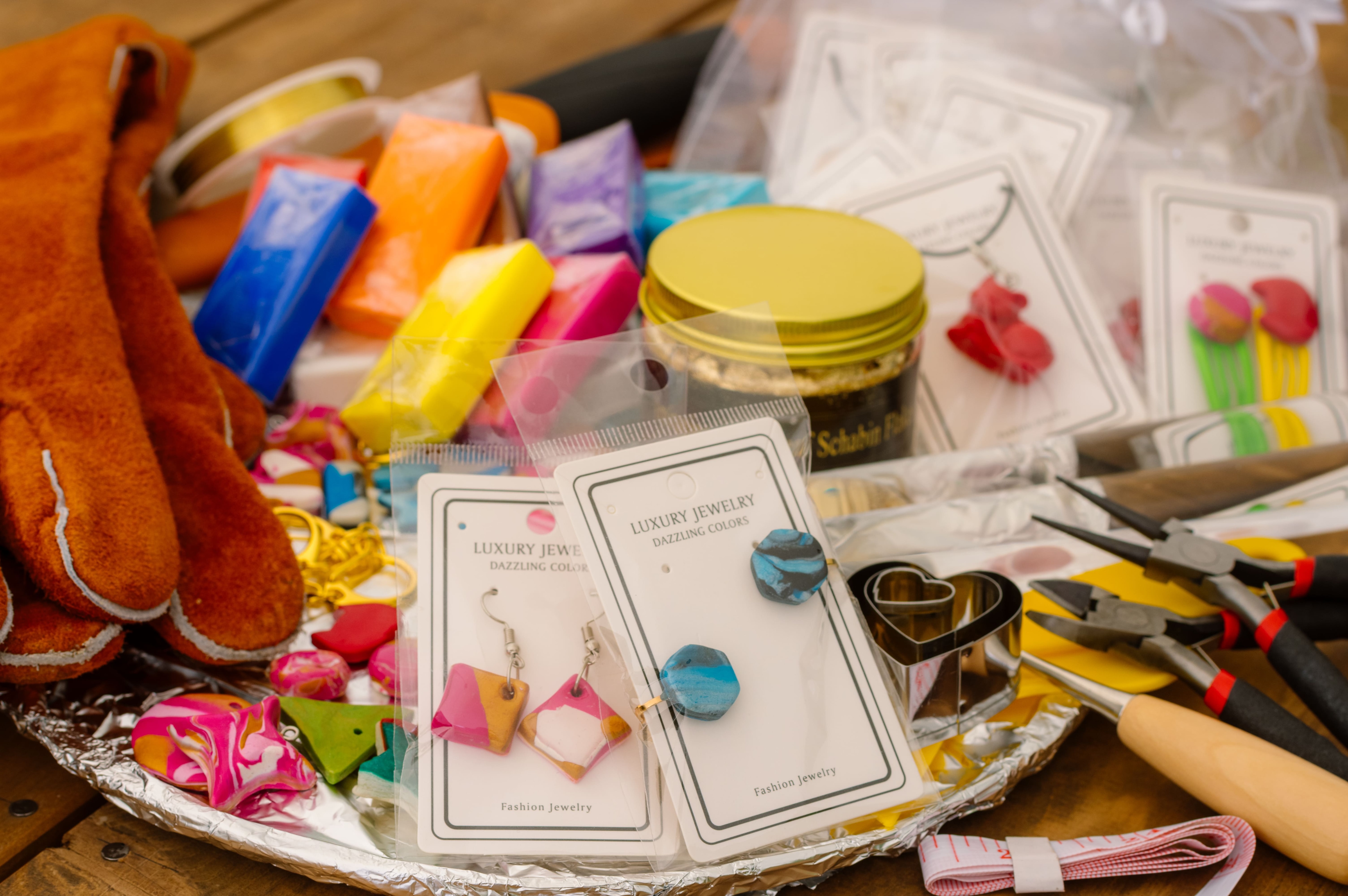 Small pottery accessory making