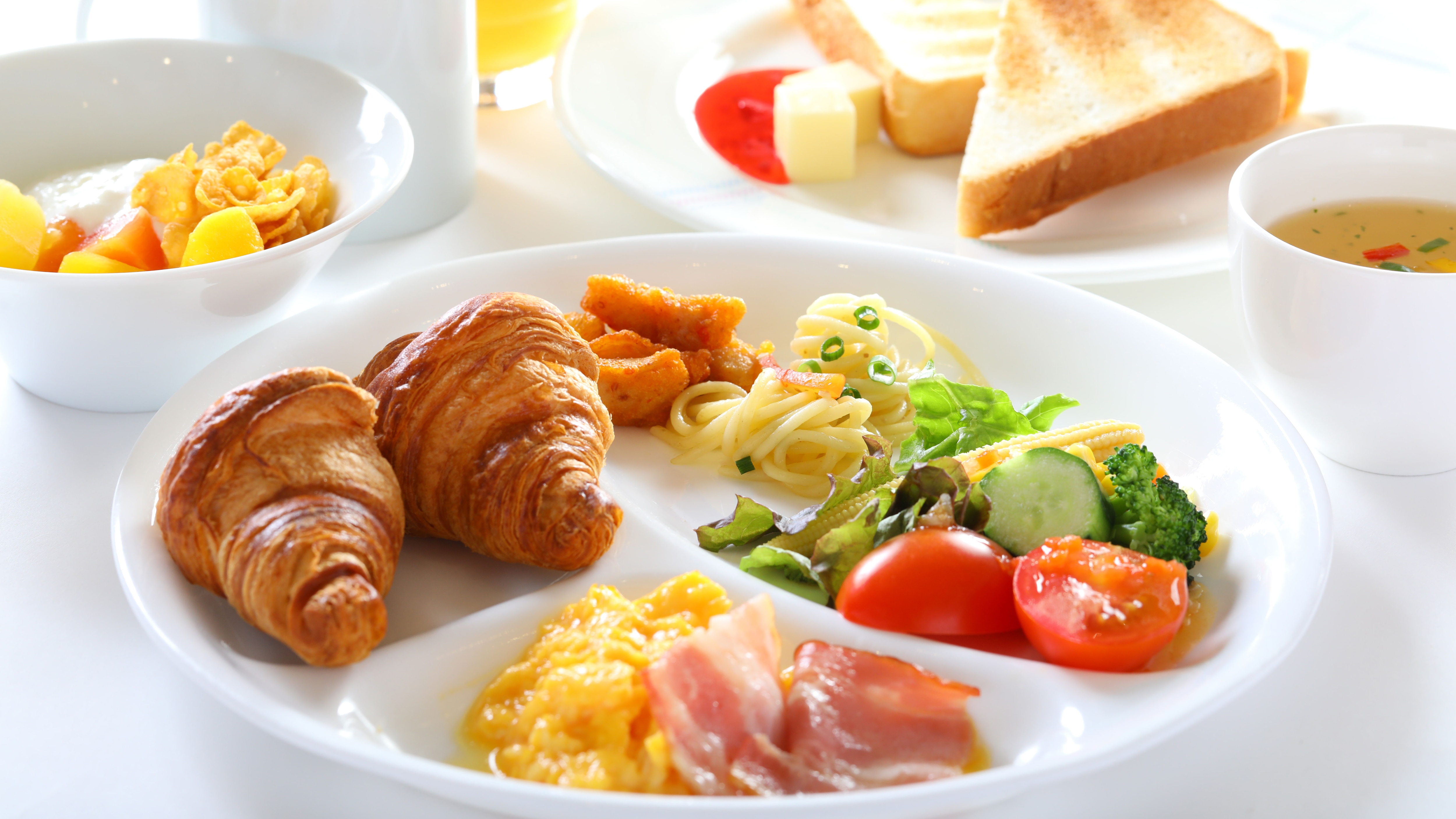 An example of serving breakfast