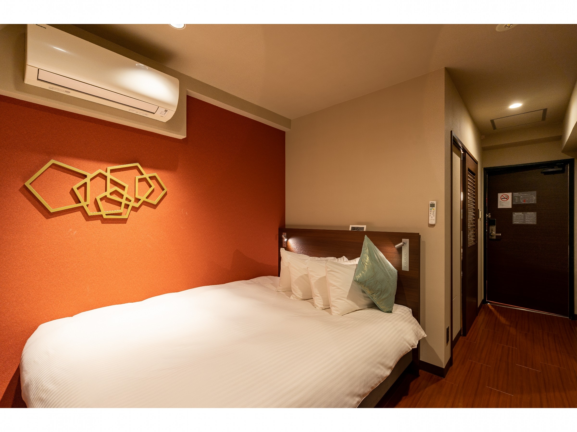 [Superior Double] 13㎡ 140cm wide bed