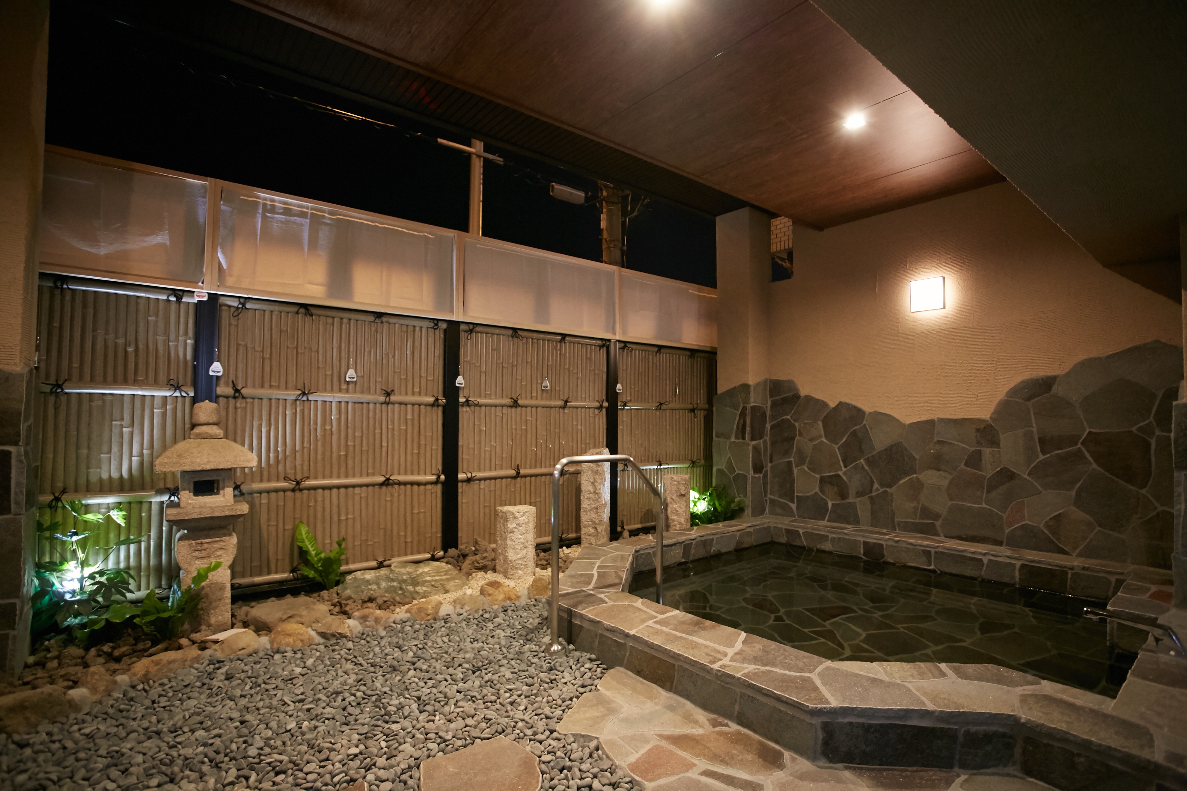 Annex large bath with open-air bath <Open-air bath>
