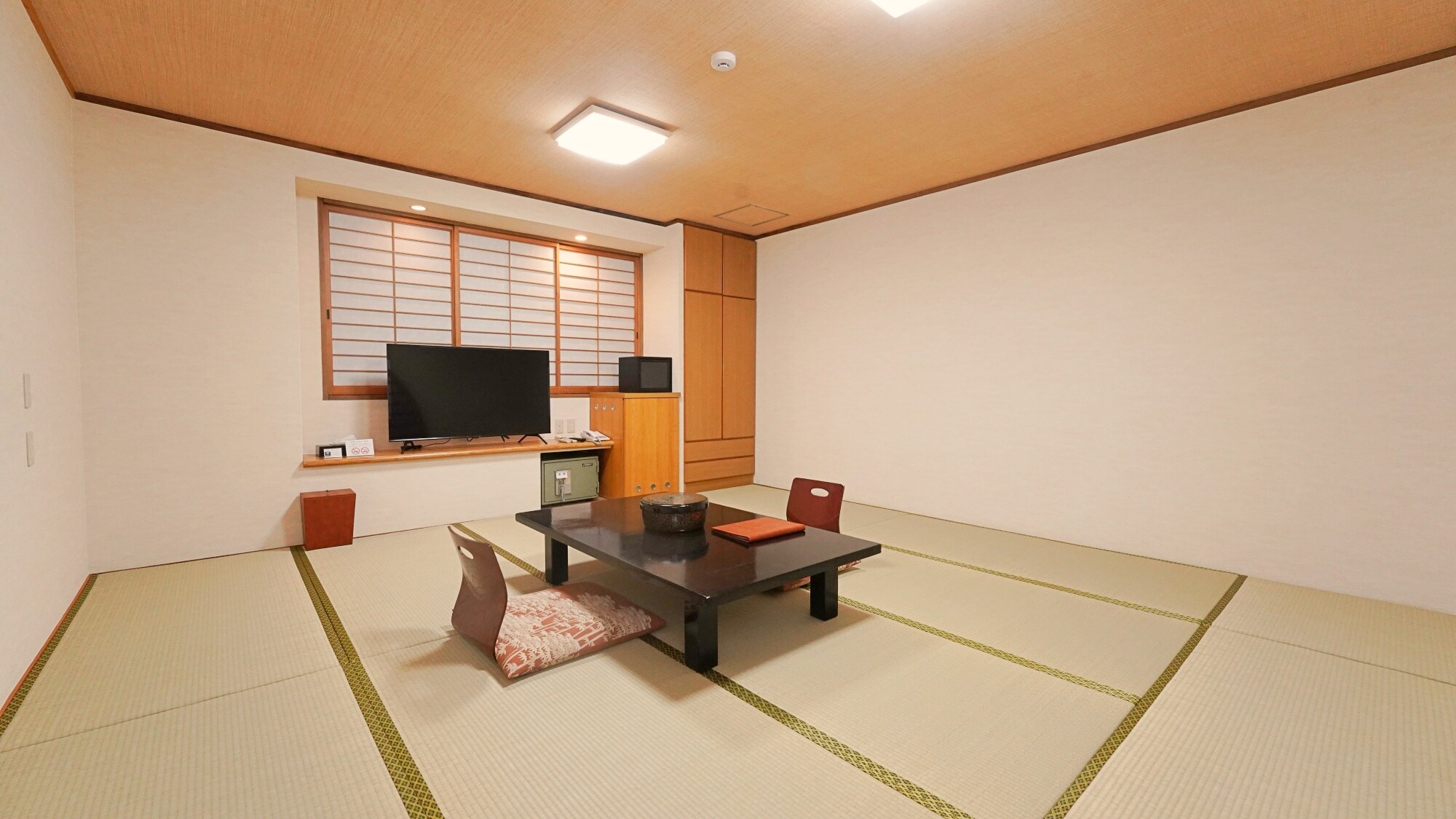 12.5 tatami Japanese-style room (two-piece unit bath)