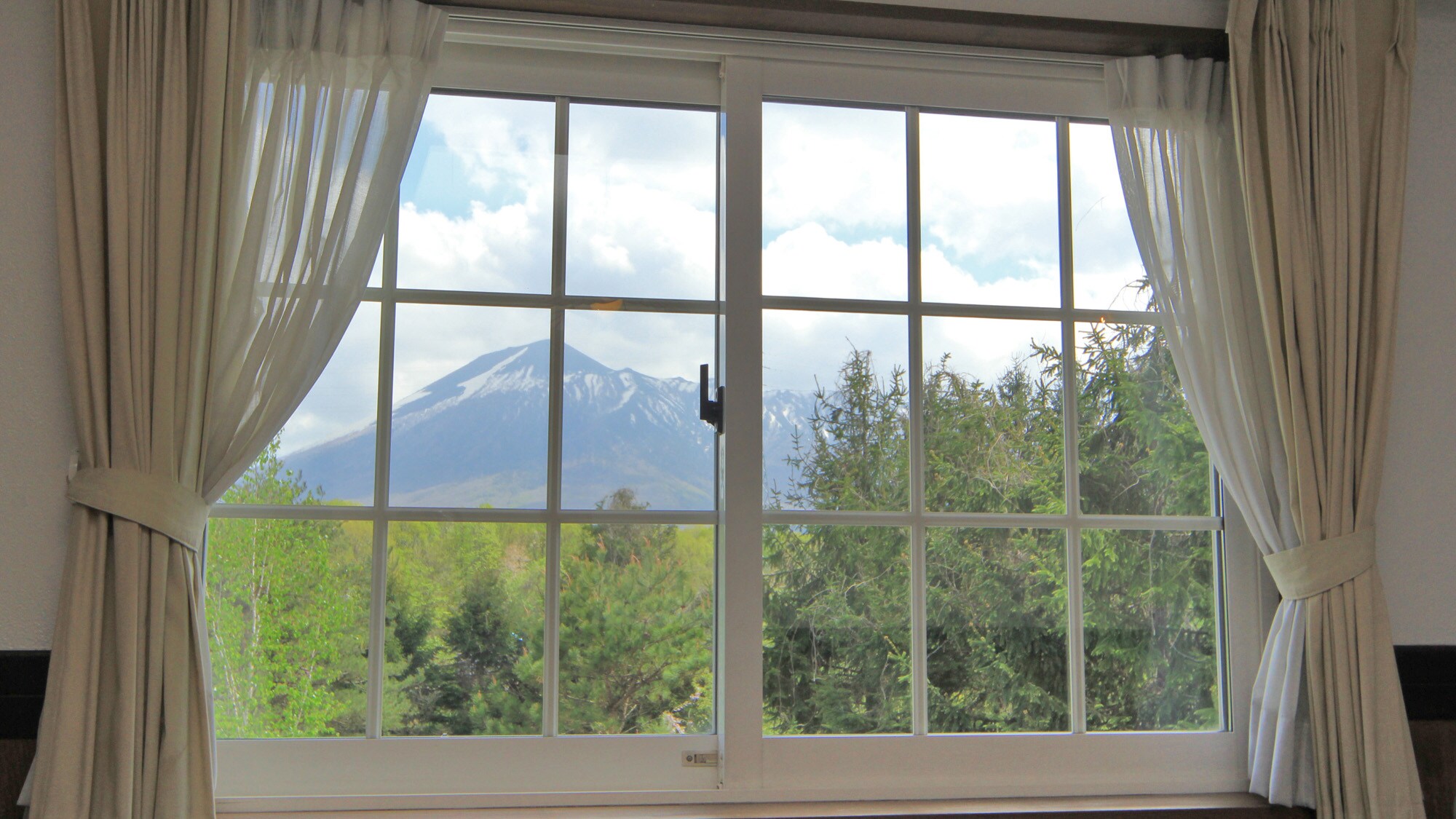◆ [View from the room] Hachimantai, a place where you can enjoy the beautiful natural surroundings surrounded by fresh air.