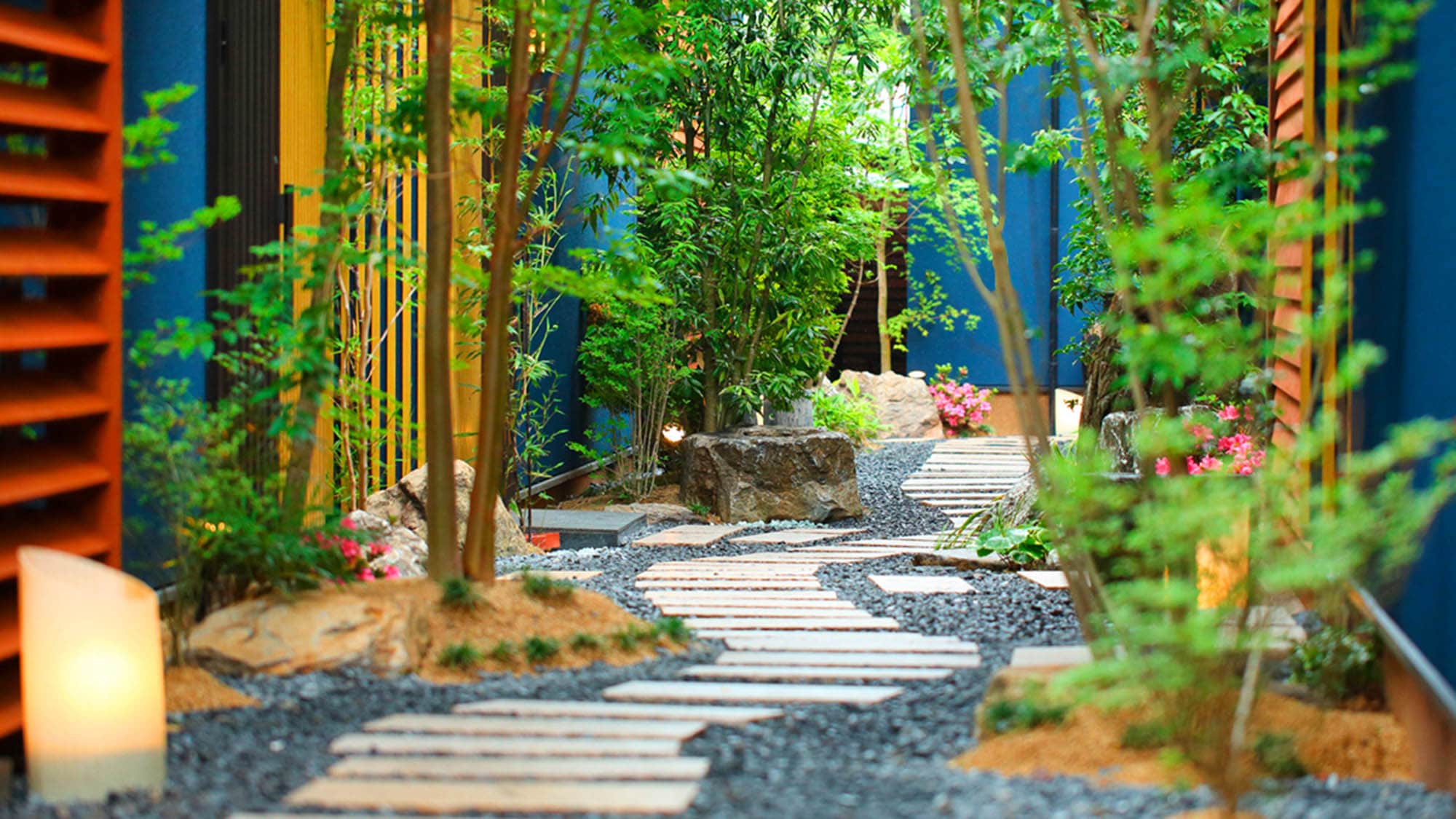 ・[Exterior] All buildings are maisonette type, equipped with indoor and outdoor baths. This is a hot spring inn with separate lodging and meals.