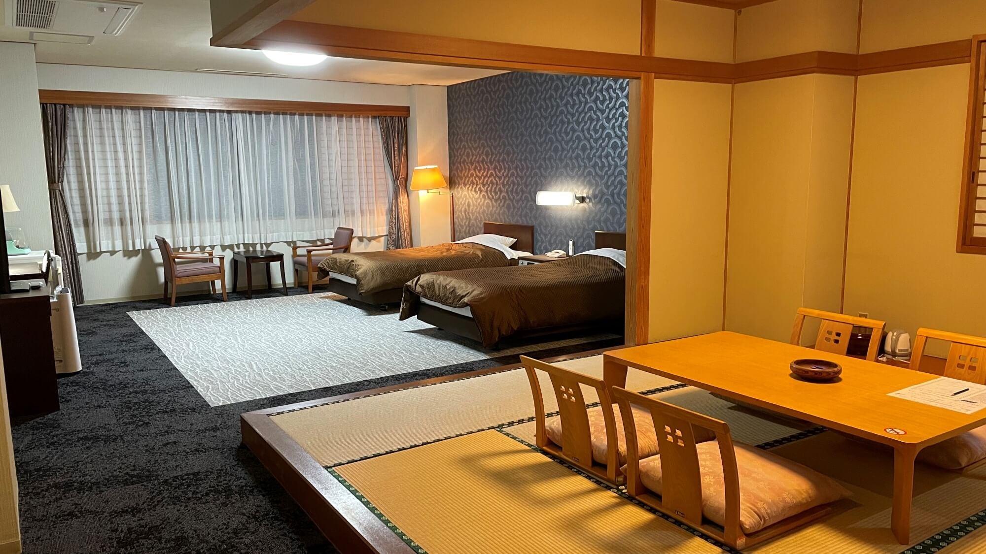■ Japanese-Western style room