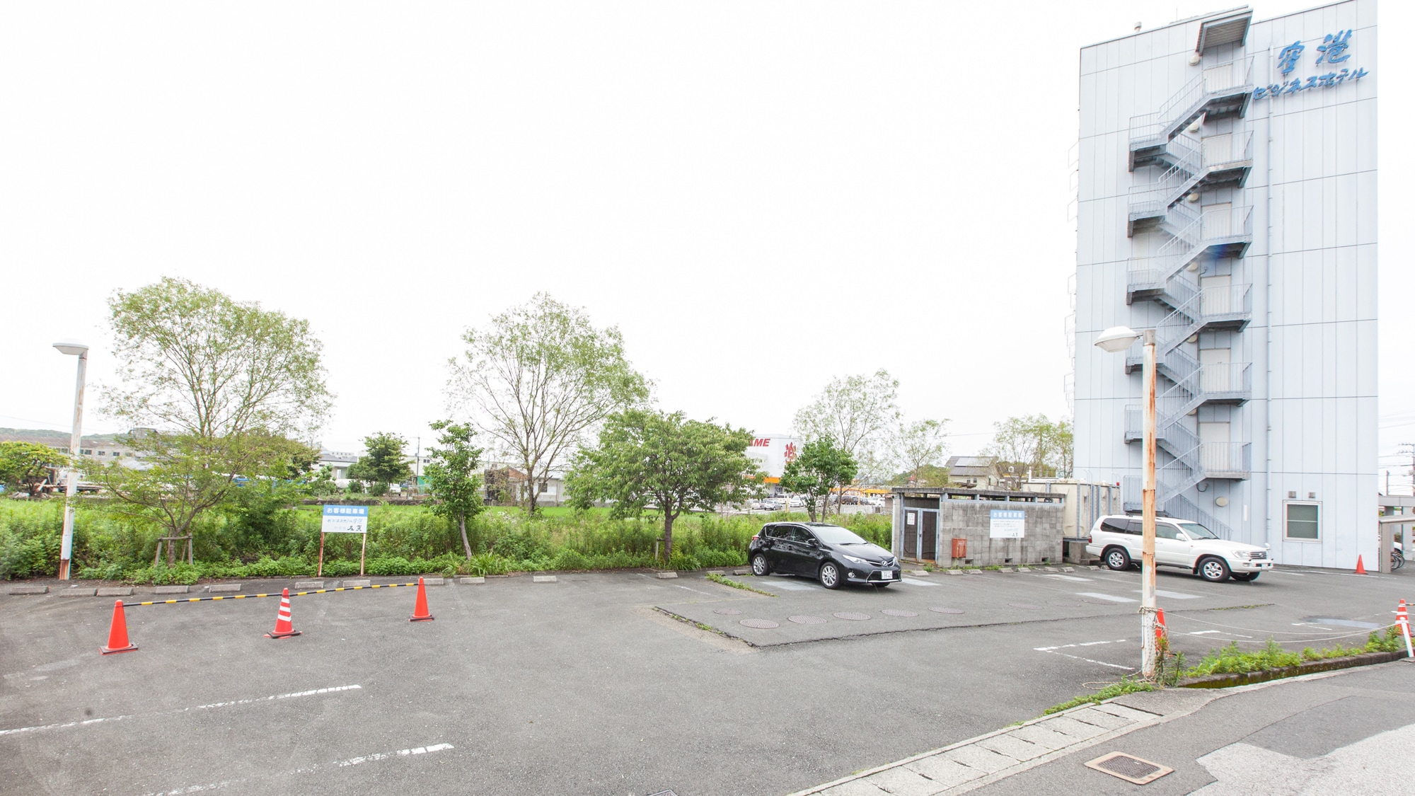 Free parking (flat space)