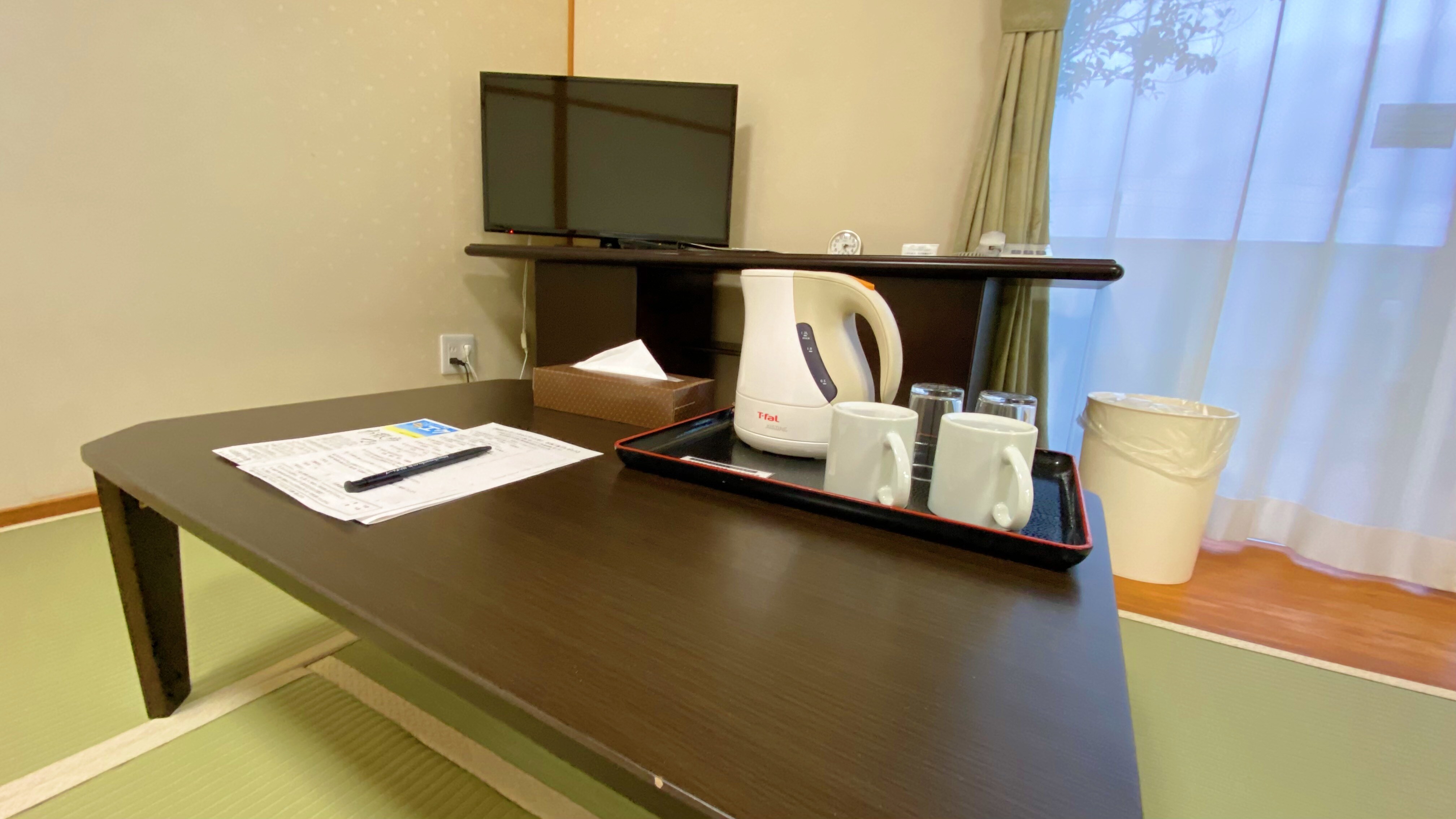 Japanese-Western style room: Perfect for families, as well as for training camps and guests with small children.