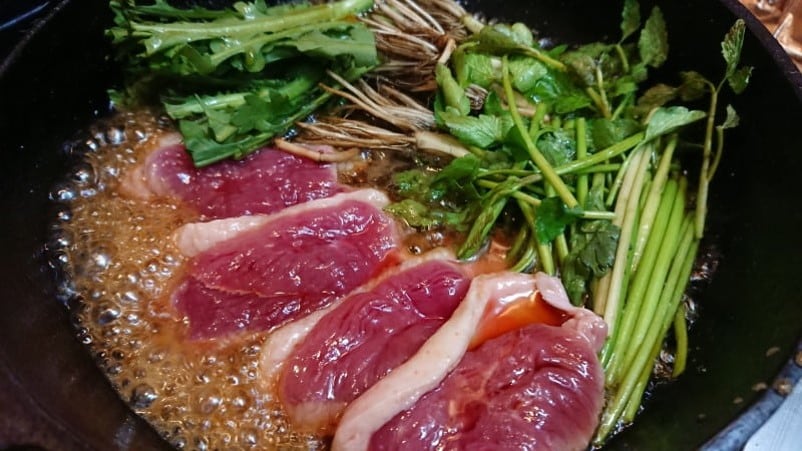 · 맛이 응축 된 오리 고기를 즐겨주세요
