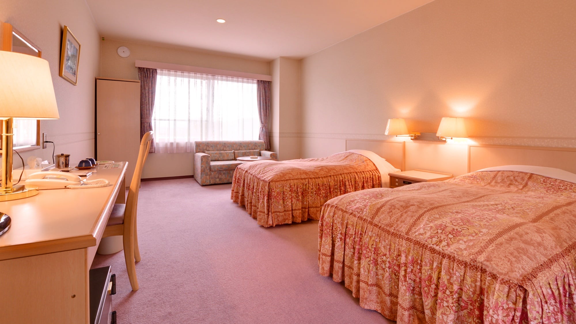 * Western-style twin room (example of guest room)