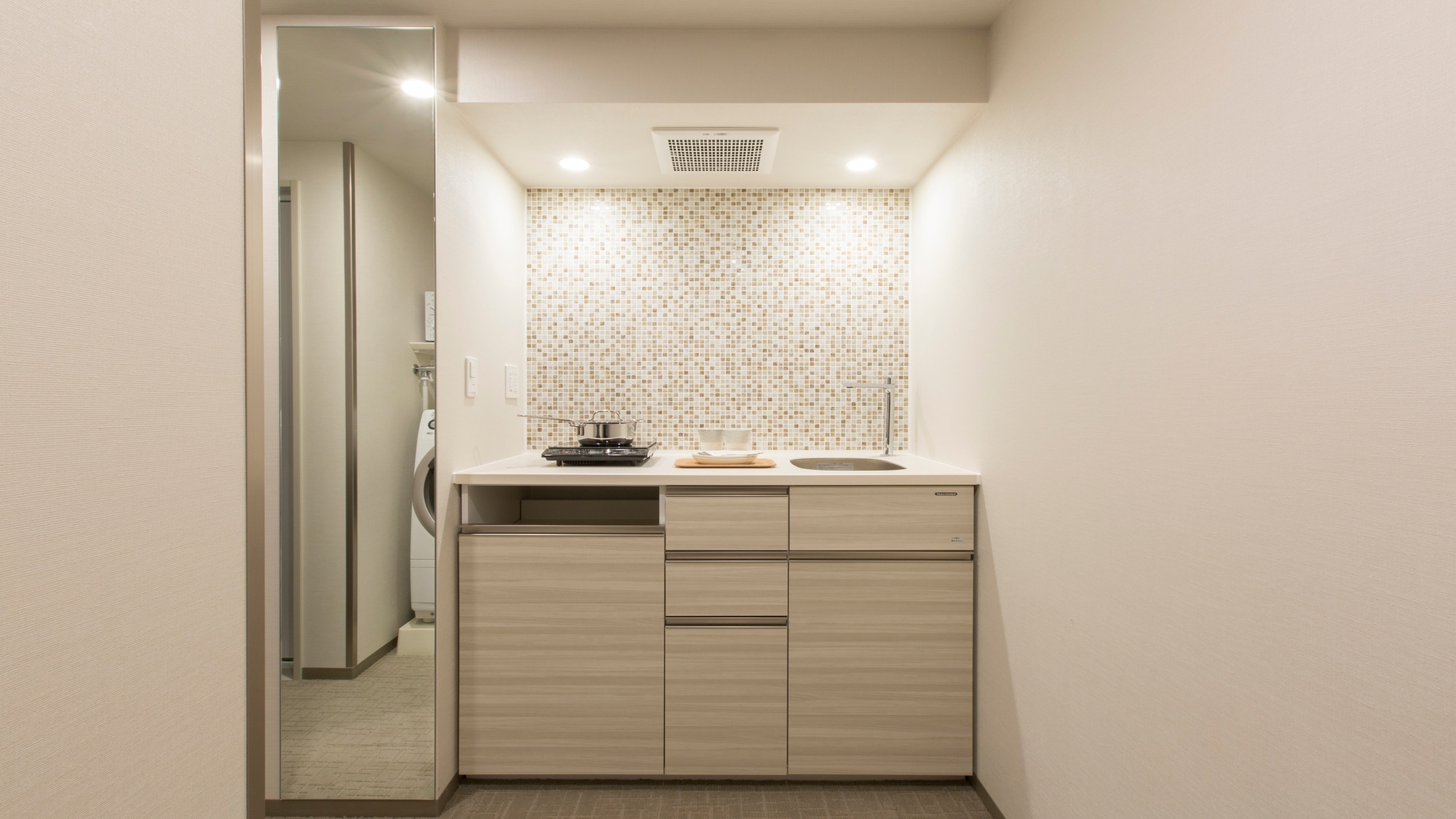 Residential double / 25㎡ with kitchenette, washer / dryer, and microwave