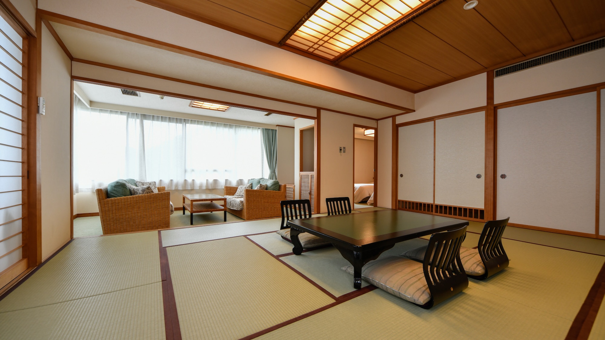 Yamabiko no Ma（豪華日式和西式客房） 這個房間非常適合第 2 和第 3 代旅行。