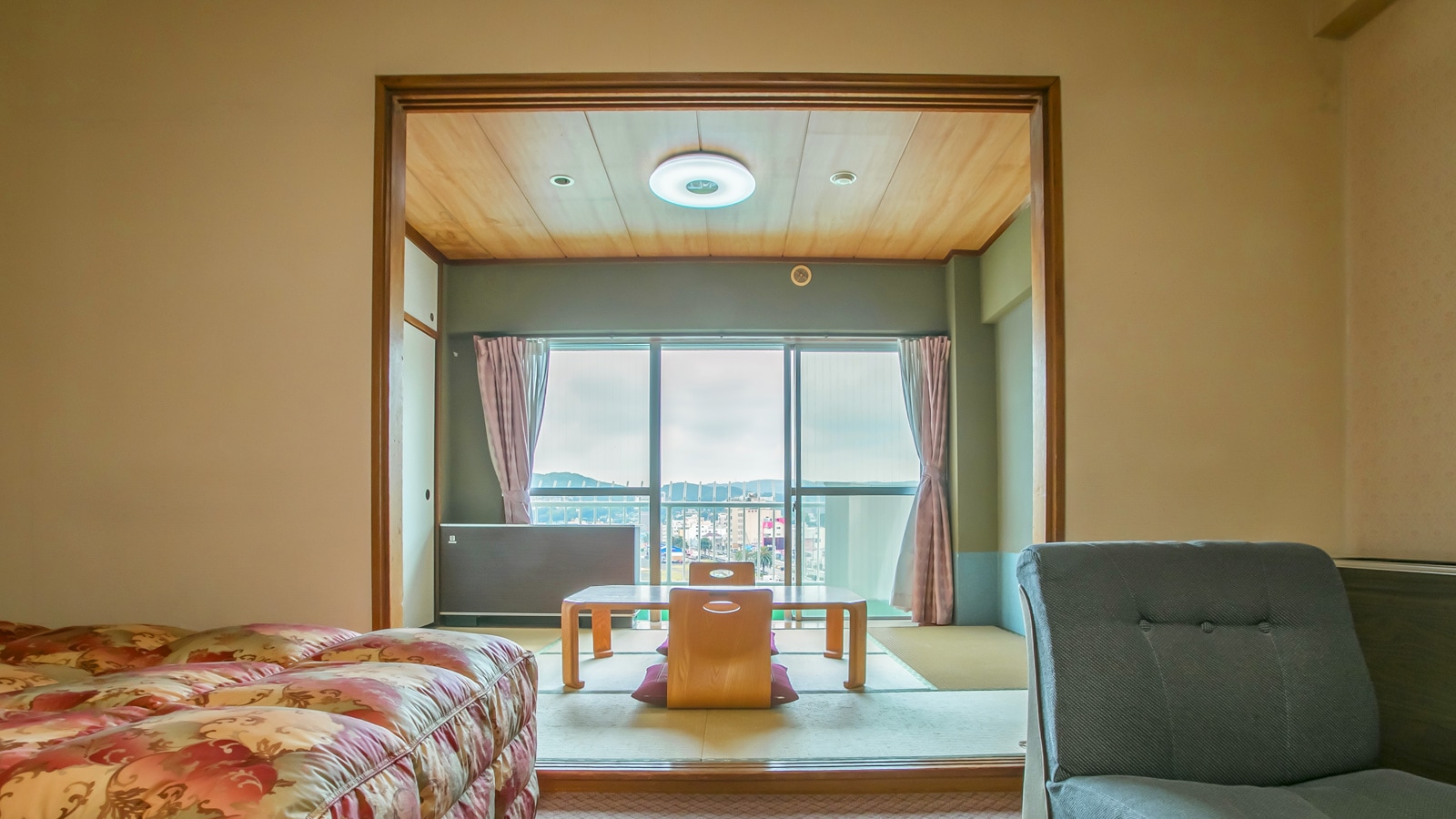 [Room] (Beach view) Japanese-style room 6 tatami mats + Western-style room twin 40㎡ 2-5F