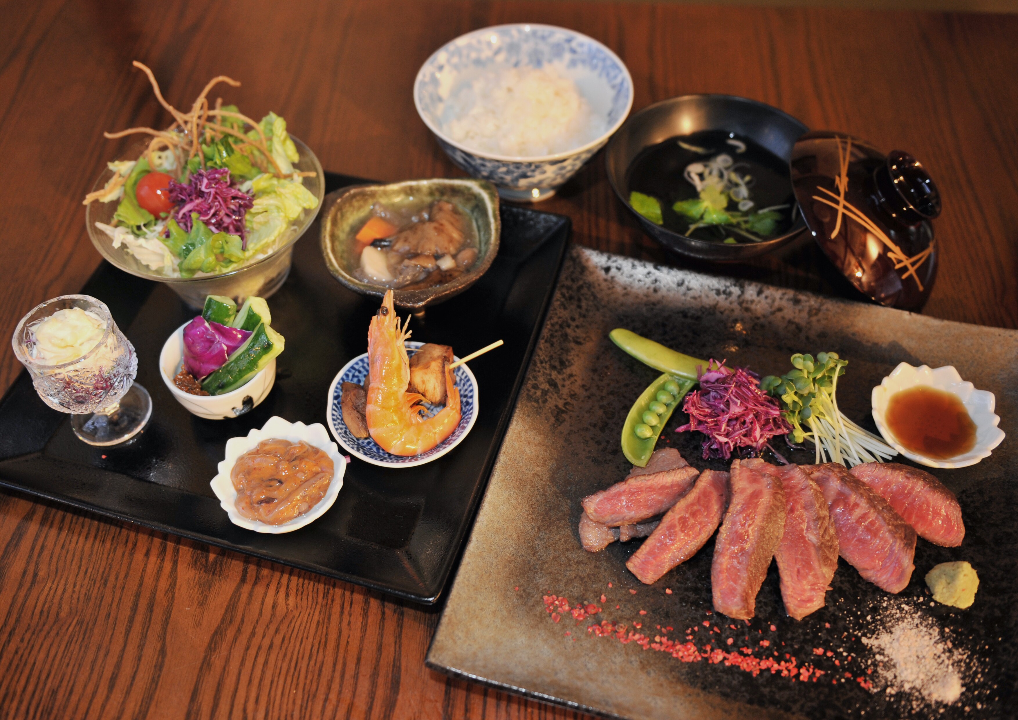 Wagyu steak set meal image