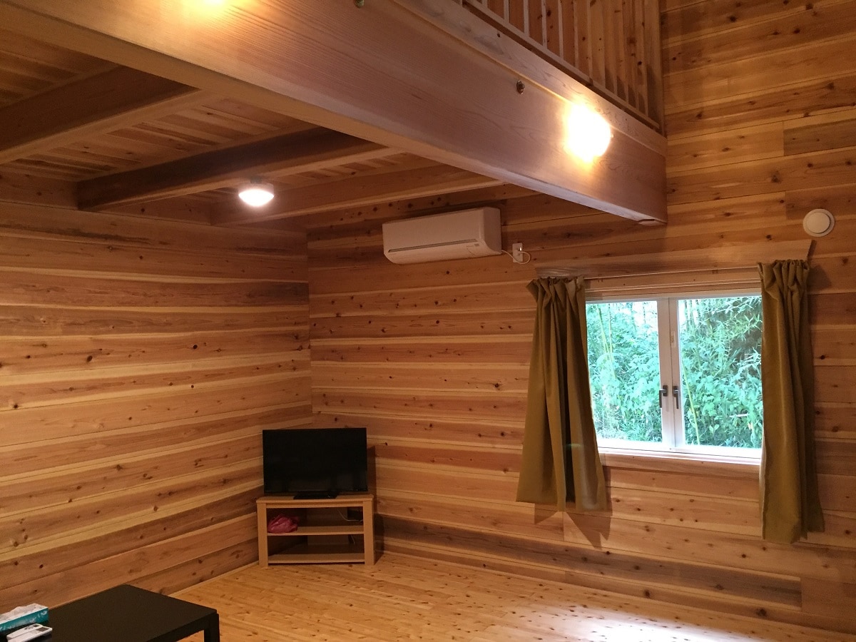 Log House-1F Living