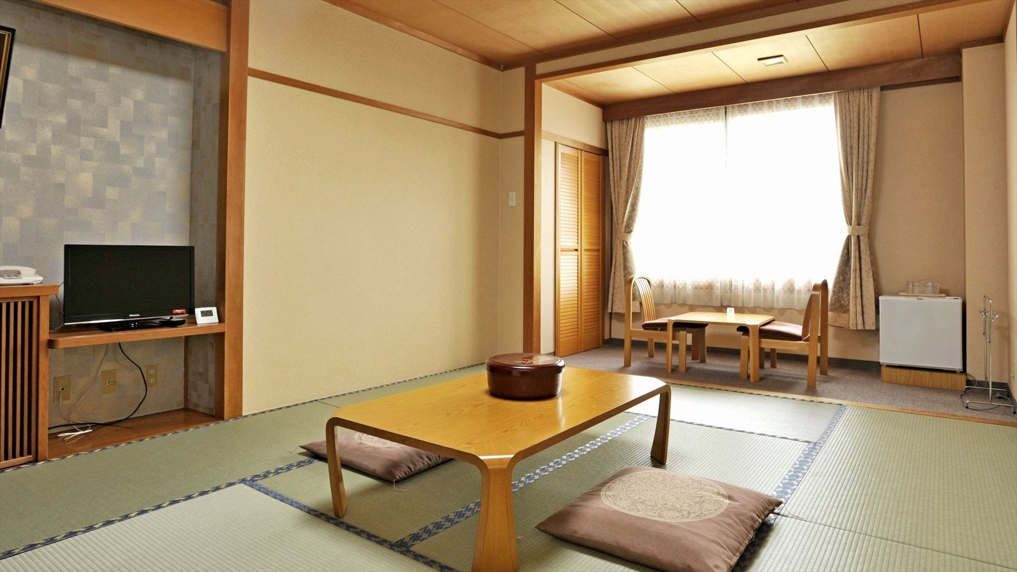 Japanese-style room