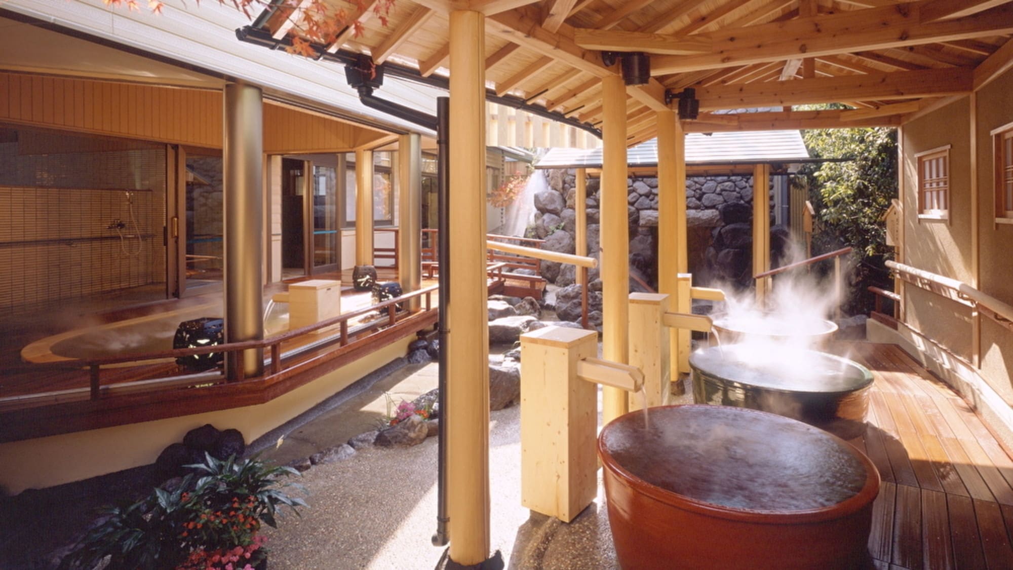 Large communal bath & ldquo; Tenharu & rdquo; Female jar-filled daughter's bath