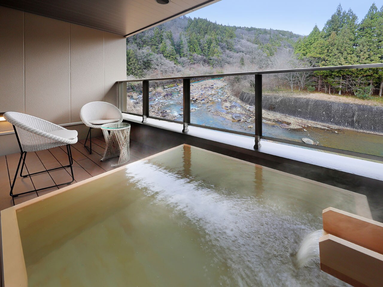 401 with open-air cypress bath (4th floor corner room, 85m2)