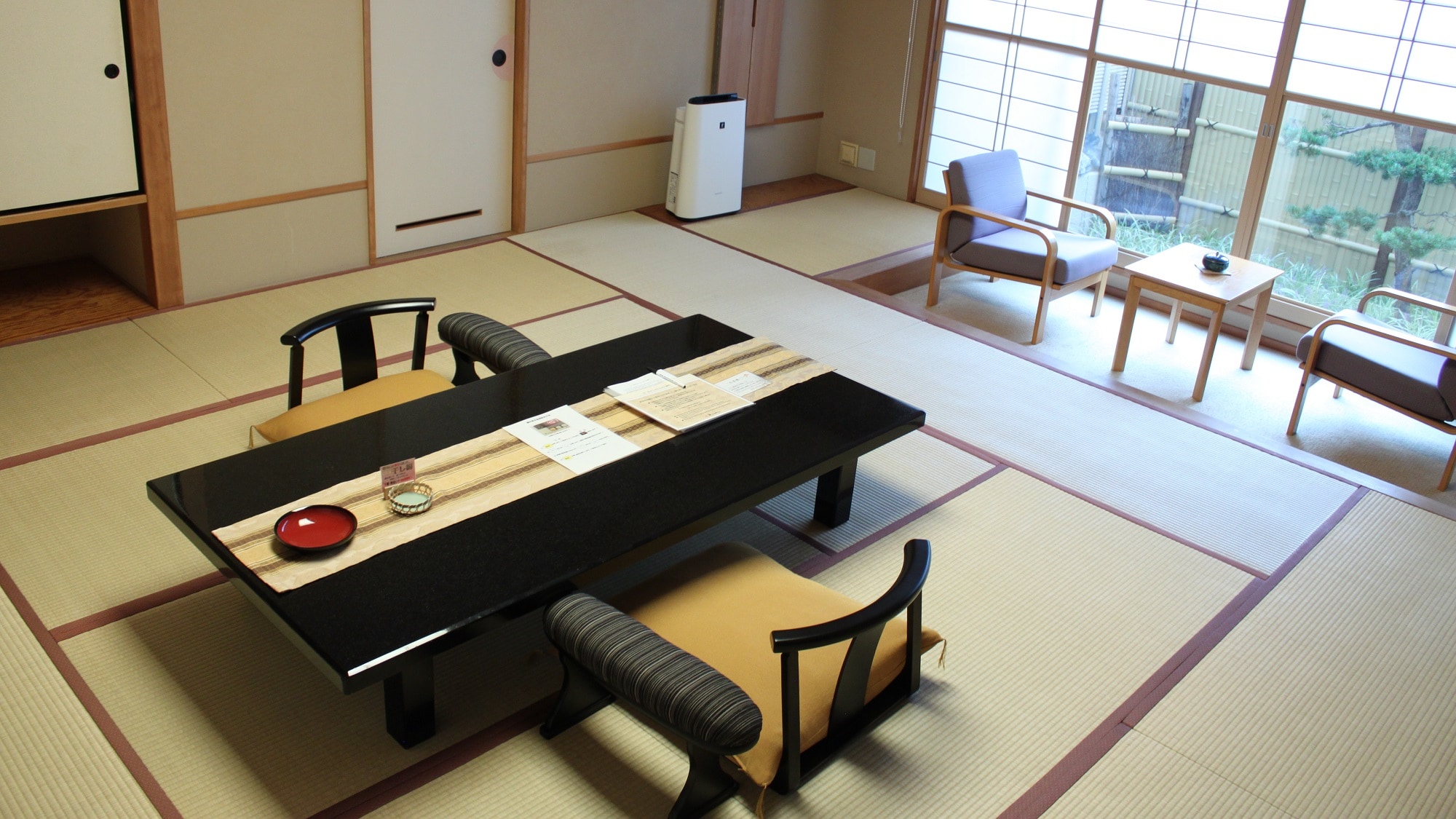 [Suehirotei with open-air bath, Japanese-style room 12.5 tatami mats]