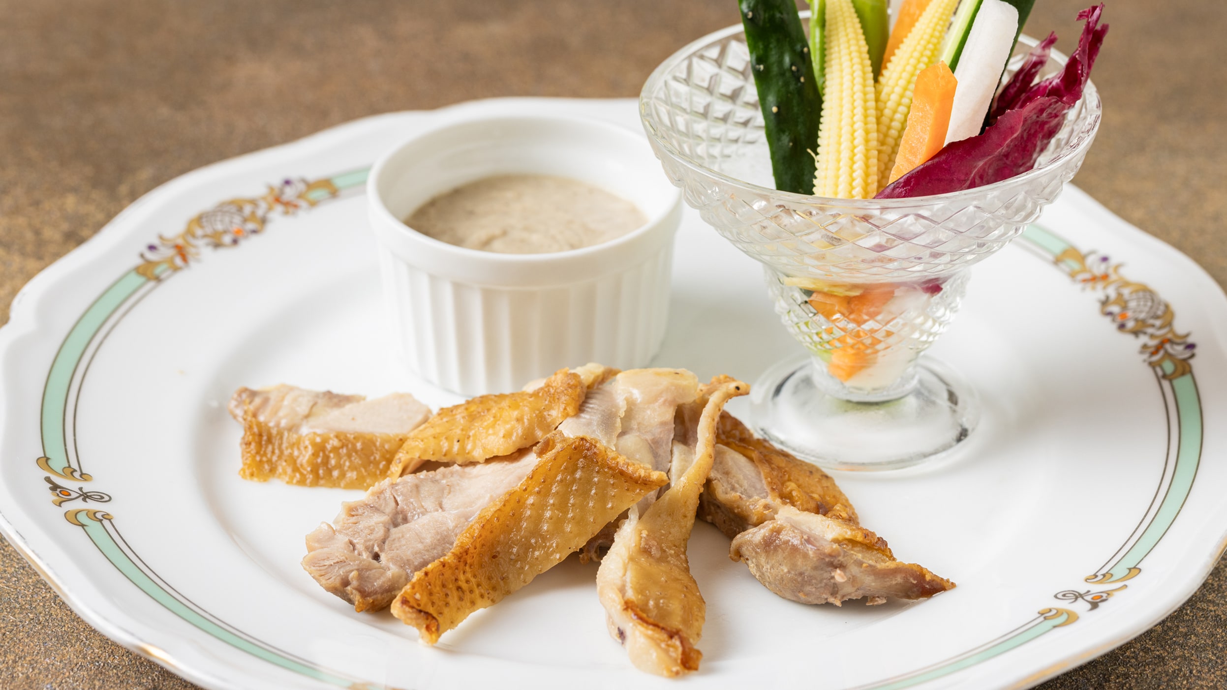เมนูหลักสำหรับเดือนสิงหาคม-กันยายน 2026: ไก่โกเทมบาอบราดซอสบากนาเคาดาที่ทำจากเห็ดชิตาเกะเซสุเกะ
