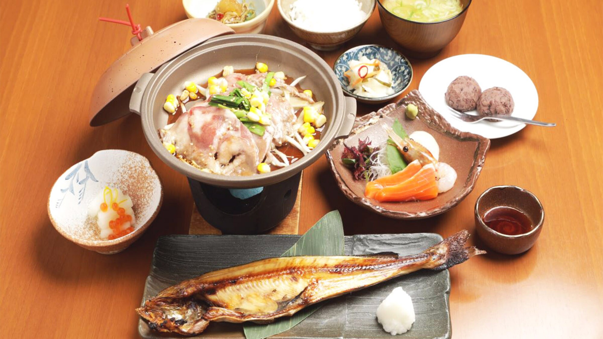 ・Enjoy Hokkaido's local cuisine made with carefully selected ingredients from Hokkaido.