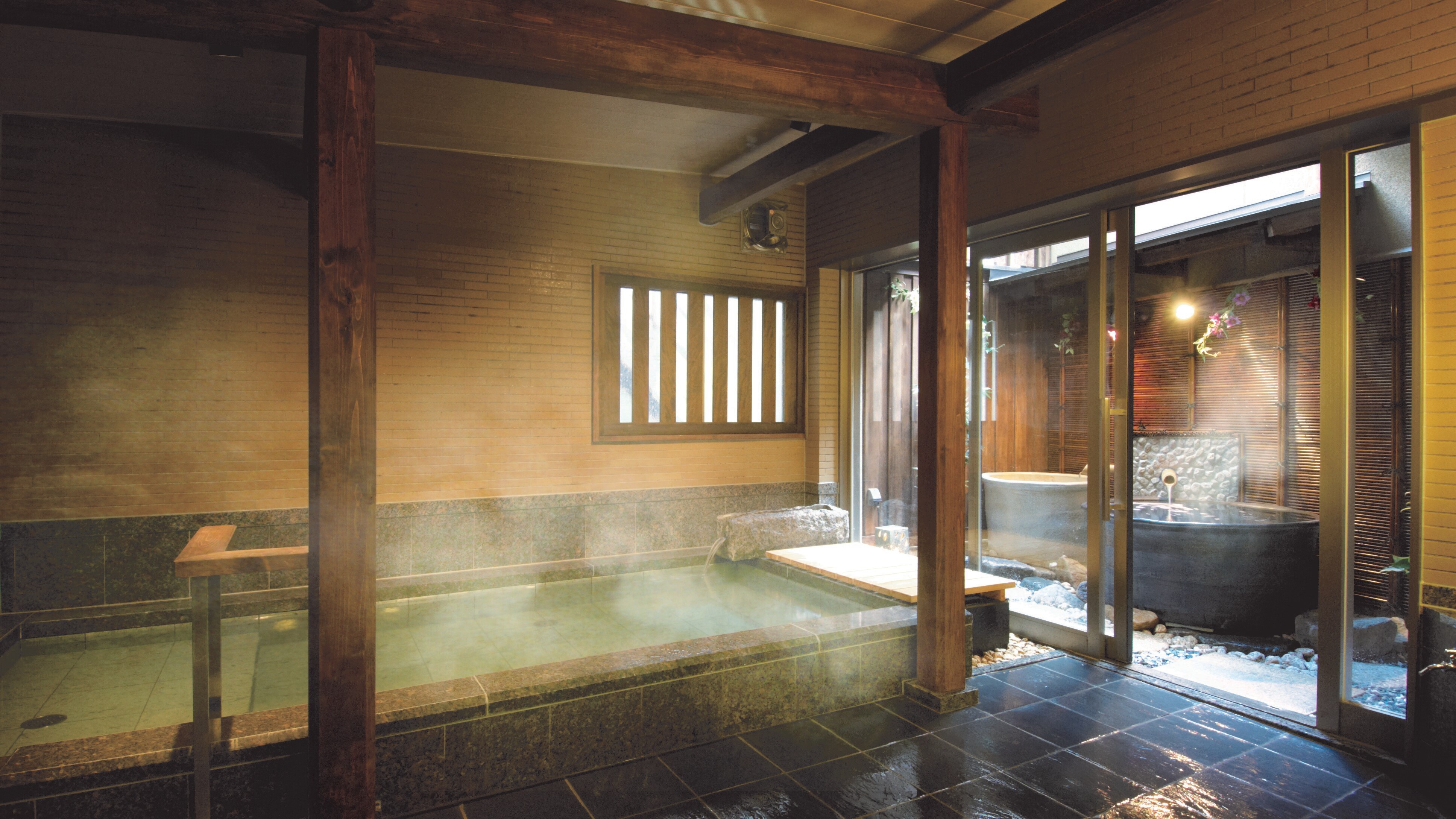 Large communal bath: Rock bath