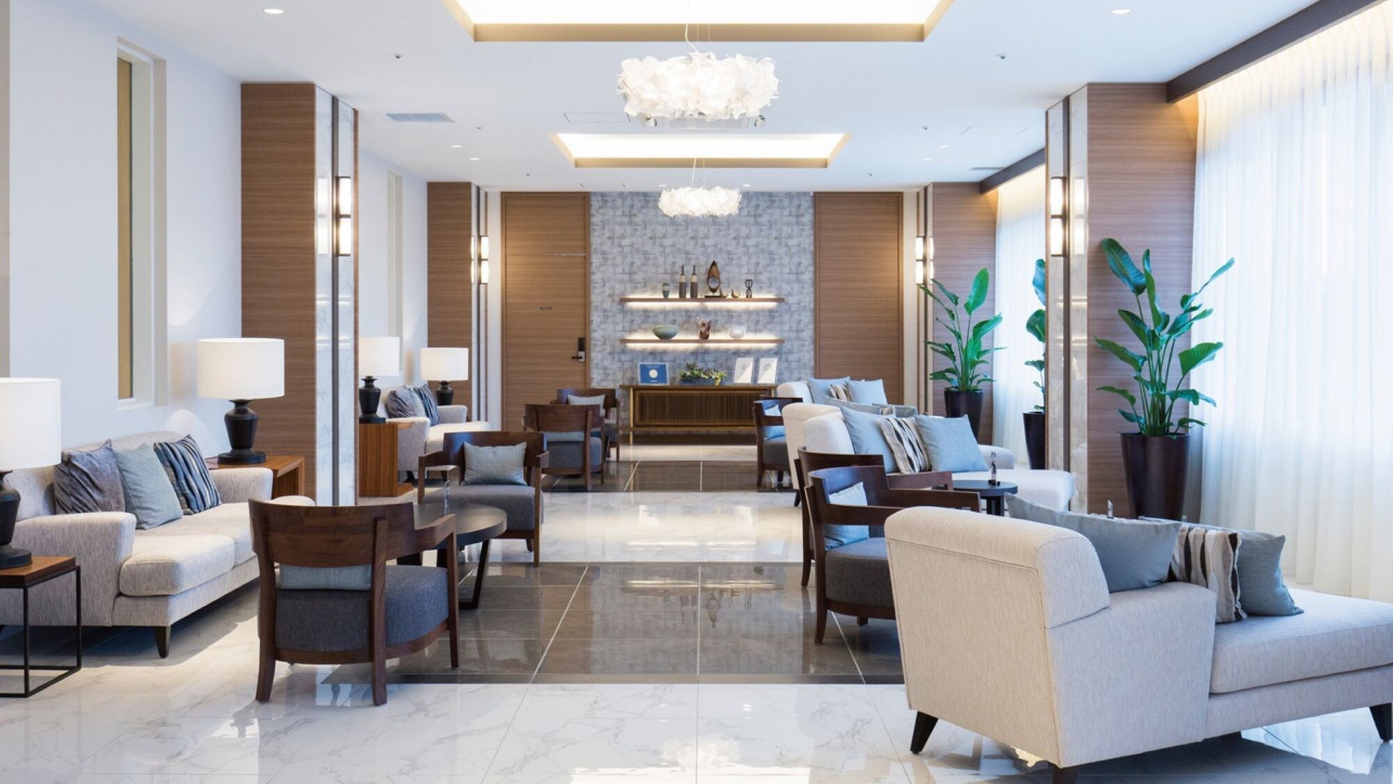 [7th floor lobby]