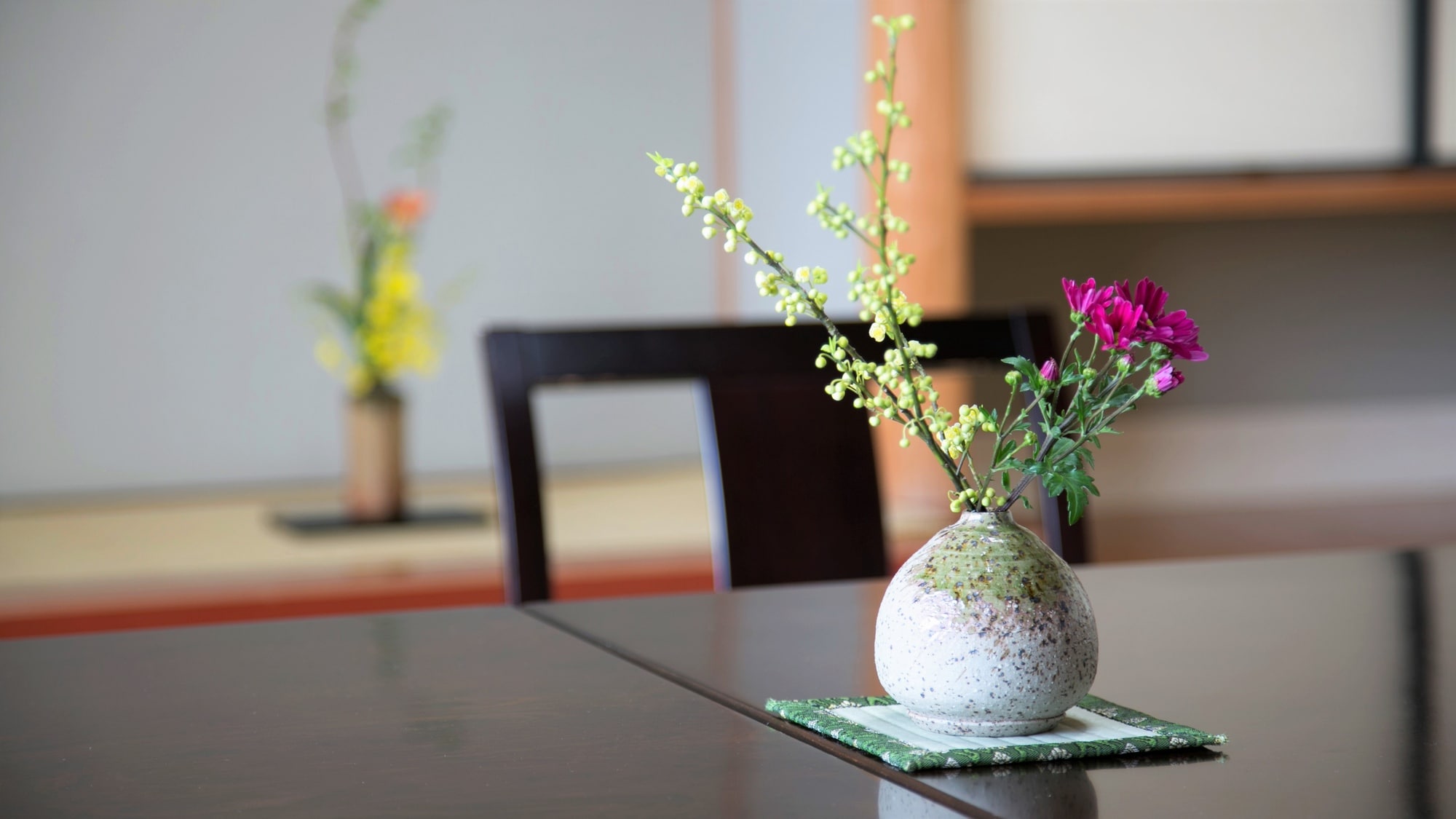 [Japanese-style room] Enjoy a wonderful day on a hot spring trip. *Image for illustration purposes only.