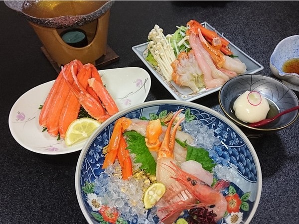Red snow crab, sashimi, crab shabu-shabu, boiled