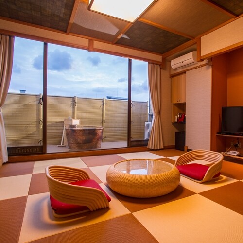 Phòng theo phong cách Kaiwa với 10 tấm chiếu tatami và phòng tắm ngoài trời theo phong cách châu Á (phòng không hút thuốc) Phổ biến nhất