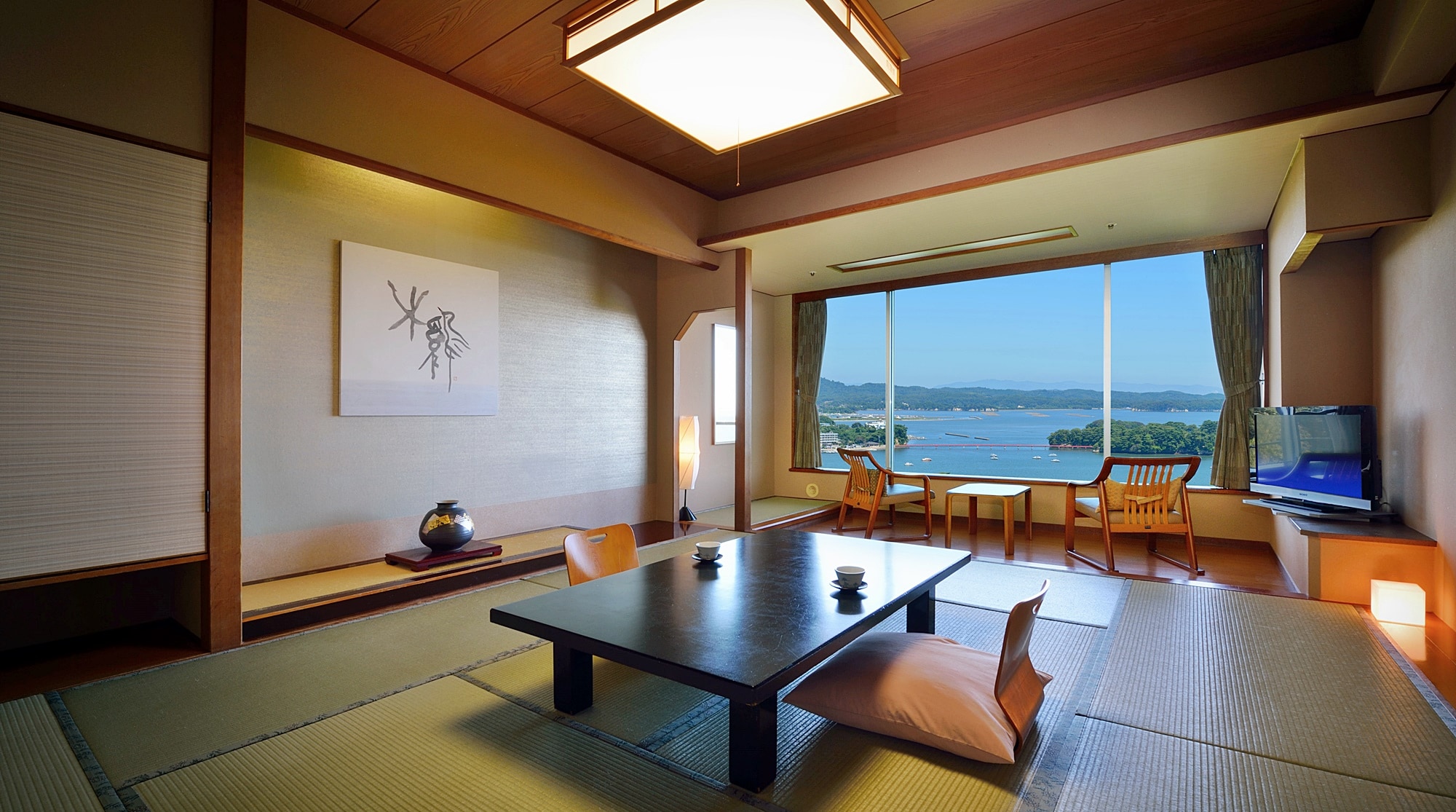 【바다쪽/일본식 방】송풍각 - 흡연 가능한 일본식 방. 전실 바다쪽을 향해 대욕장에 가장 가까운 동입니다.