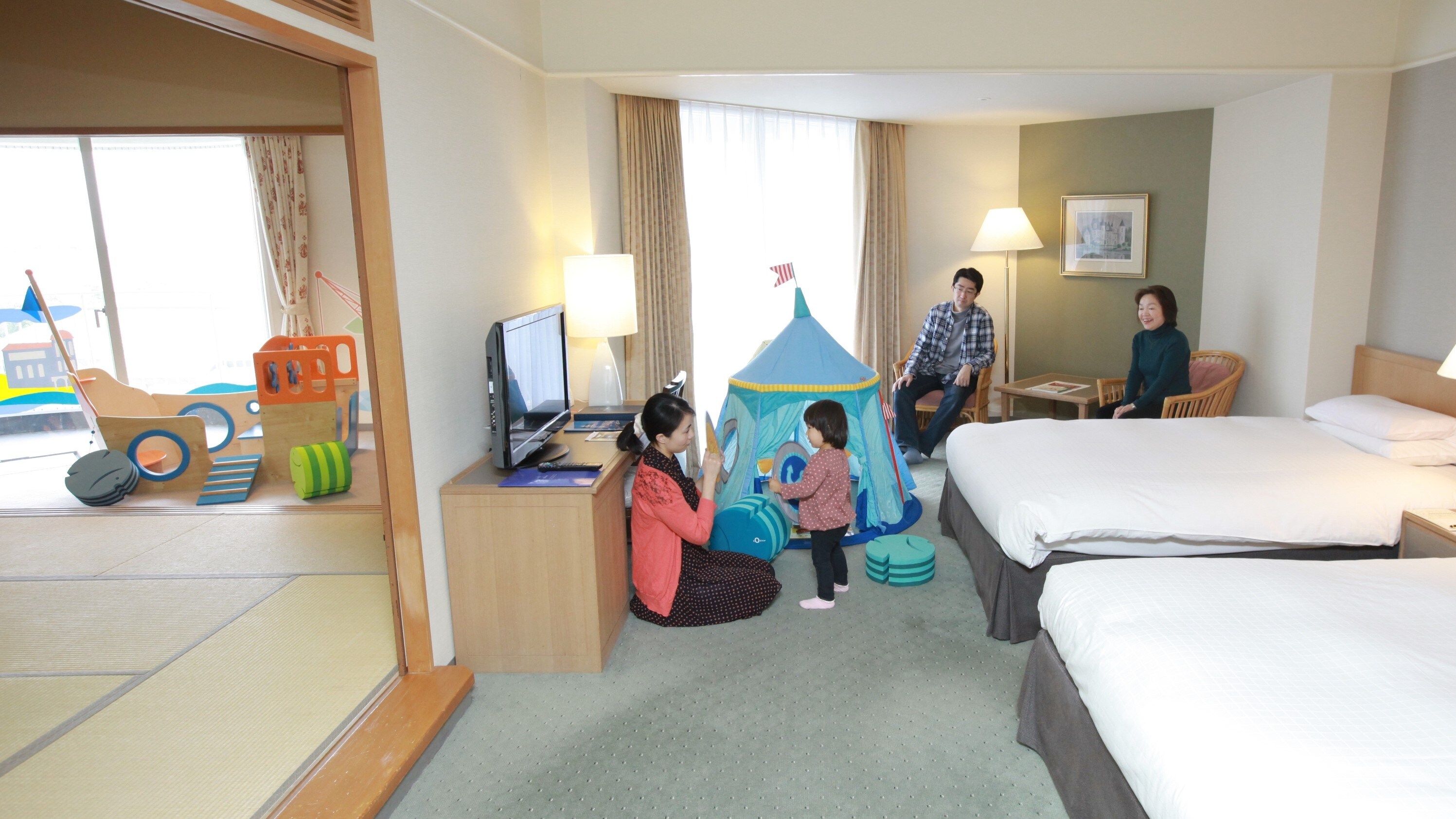 South Wing Family Japanese-Western Room (77.1 square meters)