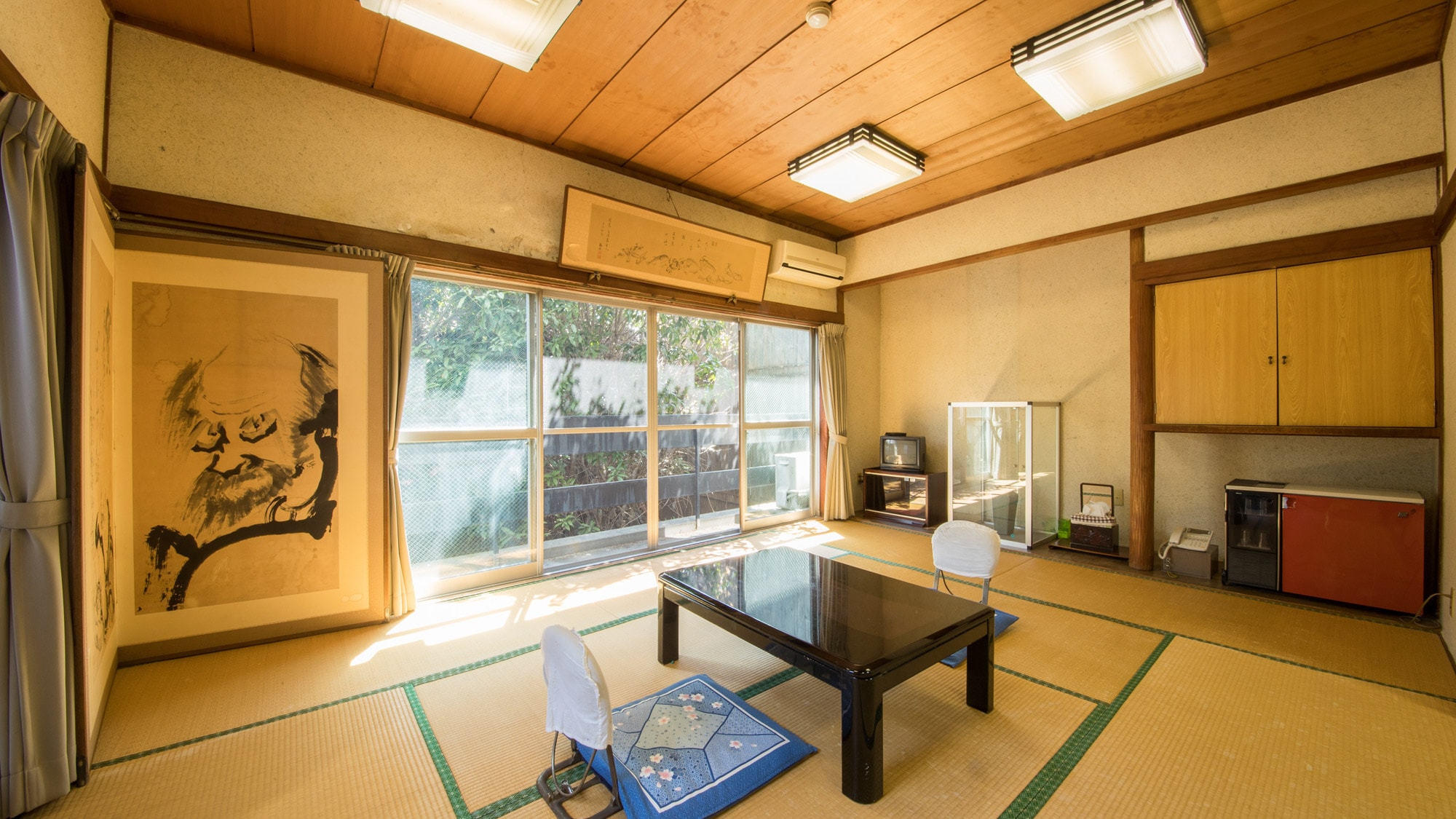 *[Guest room example: Kiku] A Japanese-style room on the second floor.