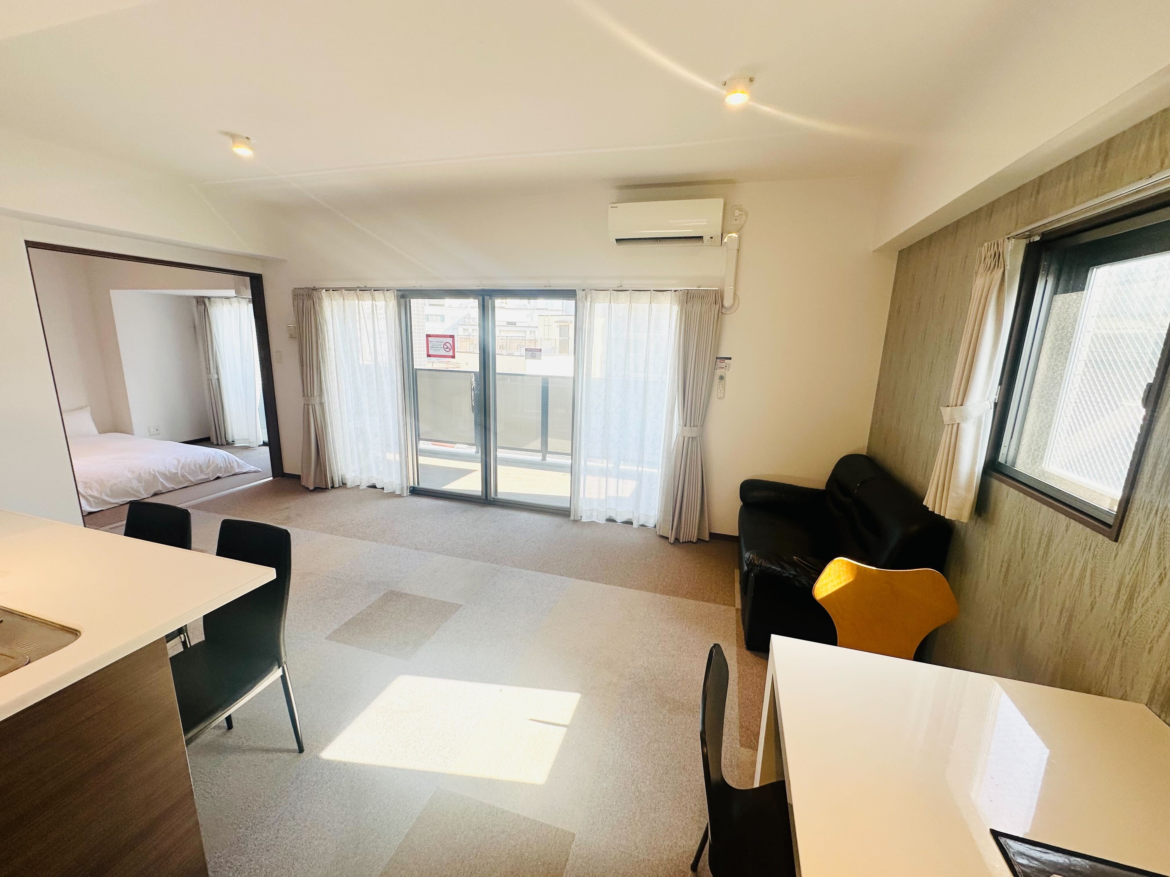 Group Suite (2 double mattresses, 1 double futon and 2 single futons, 65 square meters)