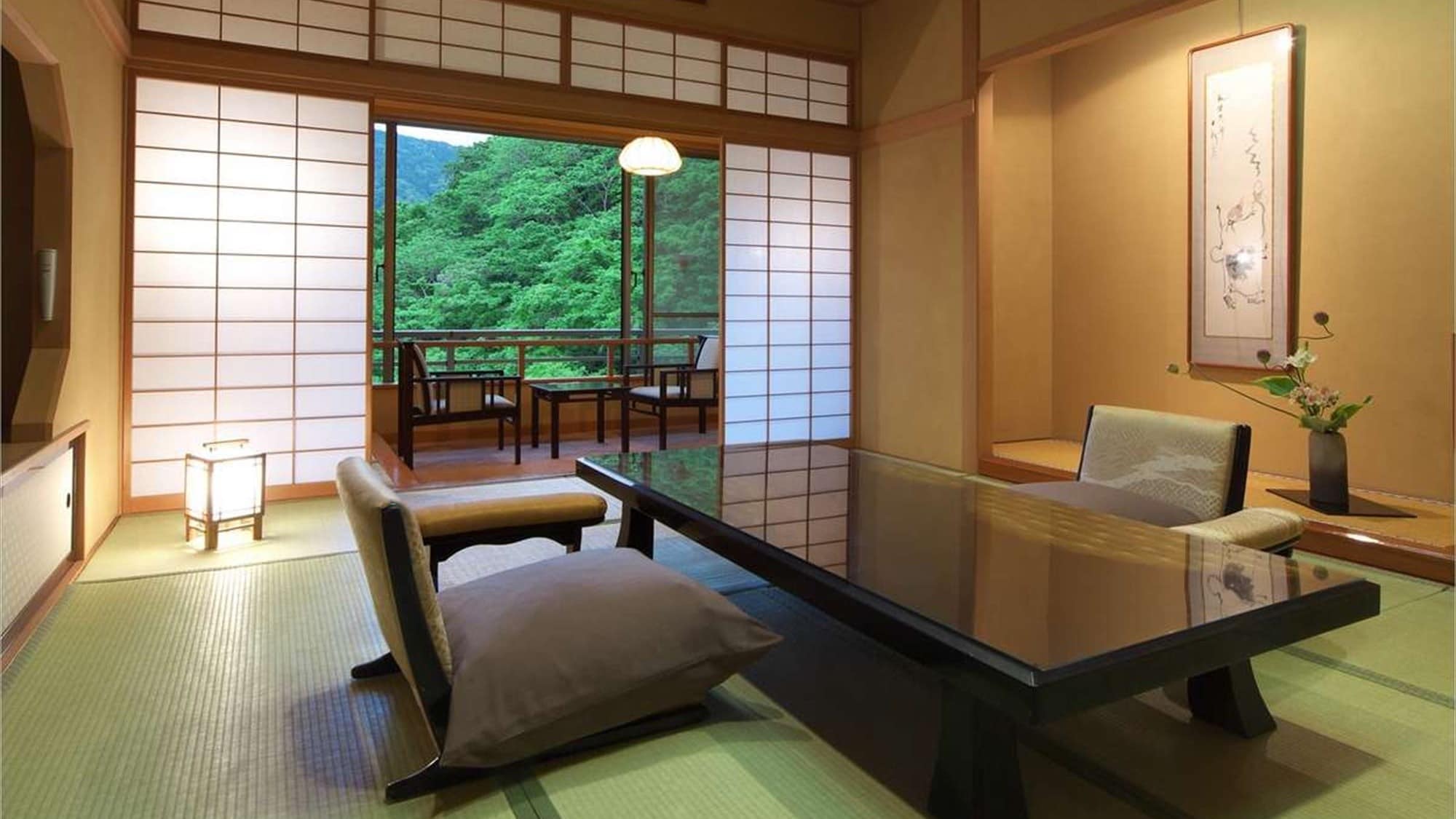 [Junior Suite] Japanese-Western style room with twin beds on the top floor with a great view