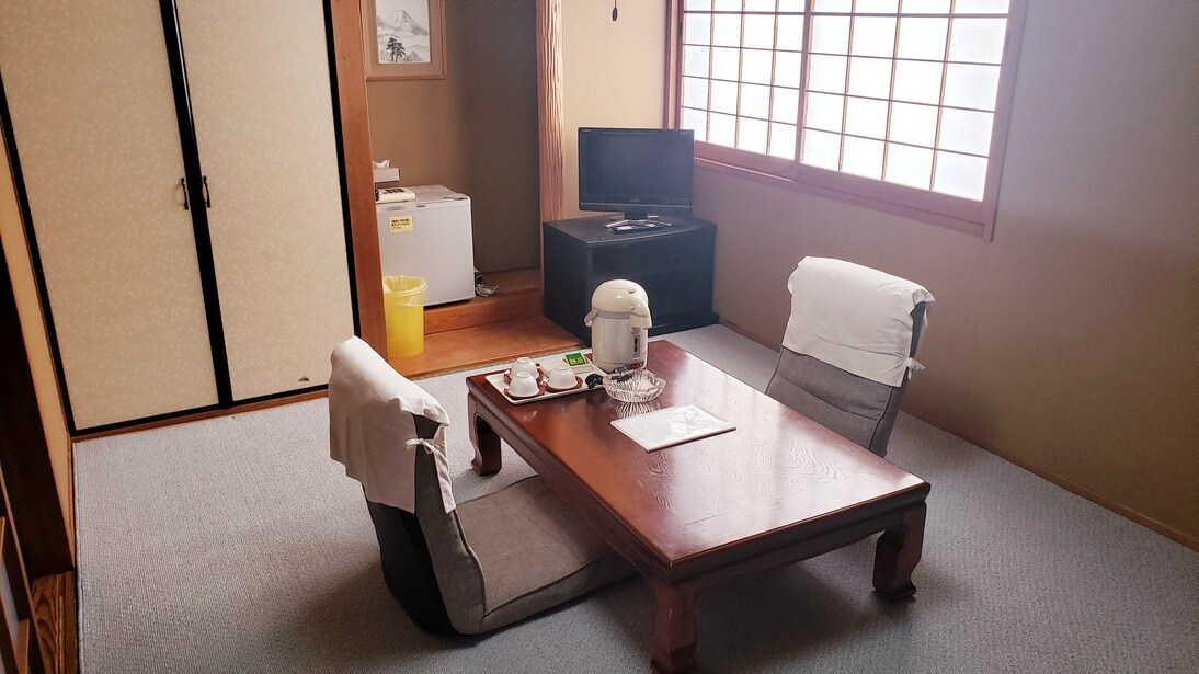 Japanese-style room