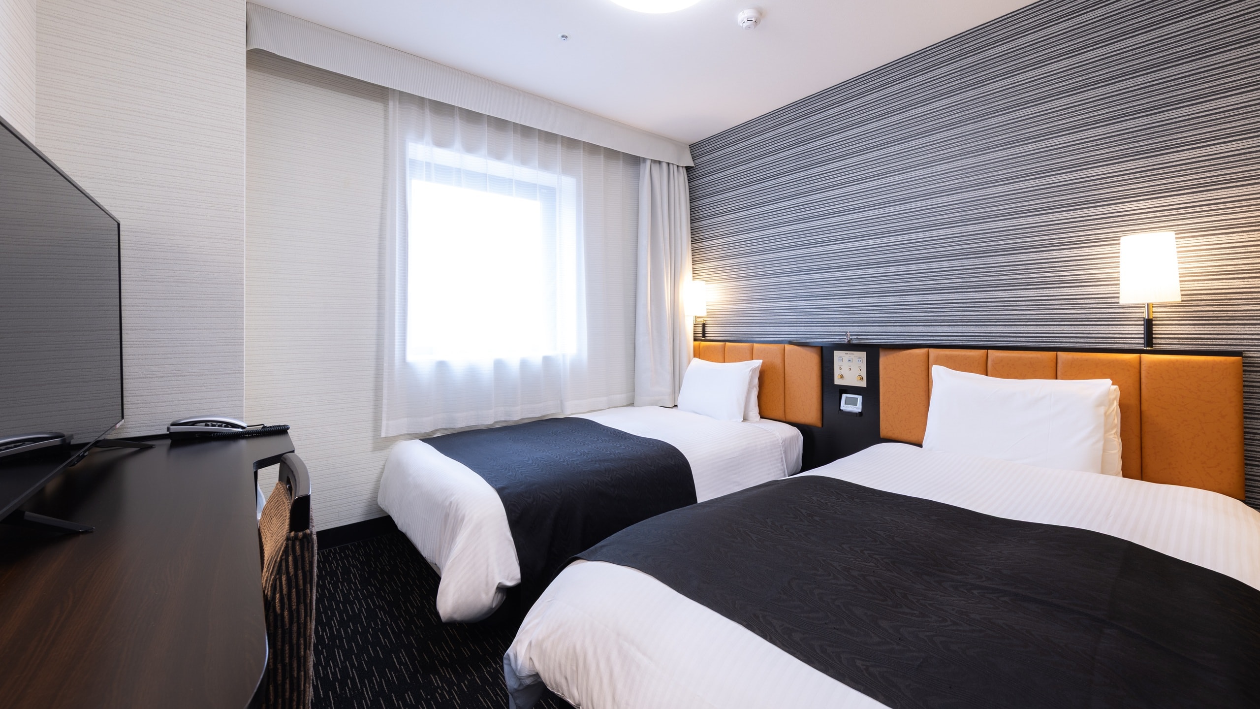 Kamar twin bebas rokok di lantai atas (lantai 8)