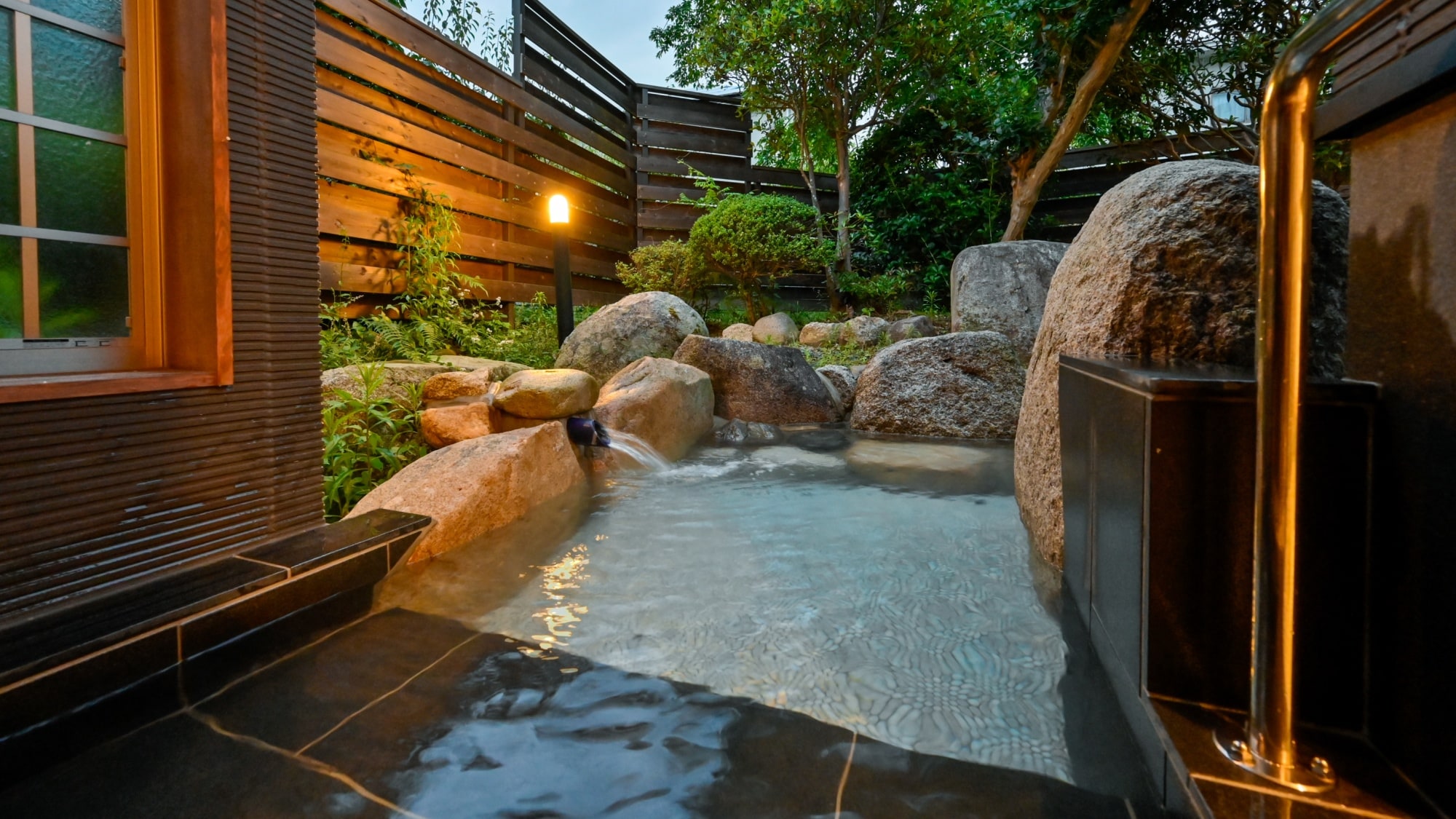 [Warakutei] SACHI (Special room, Japanese-Western style room) - Enjoy the open-air bath of SACHI, located deep in the garden.