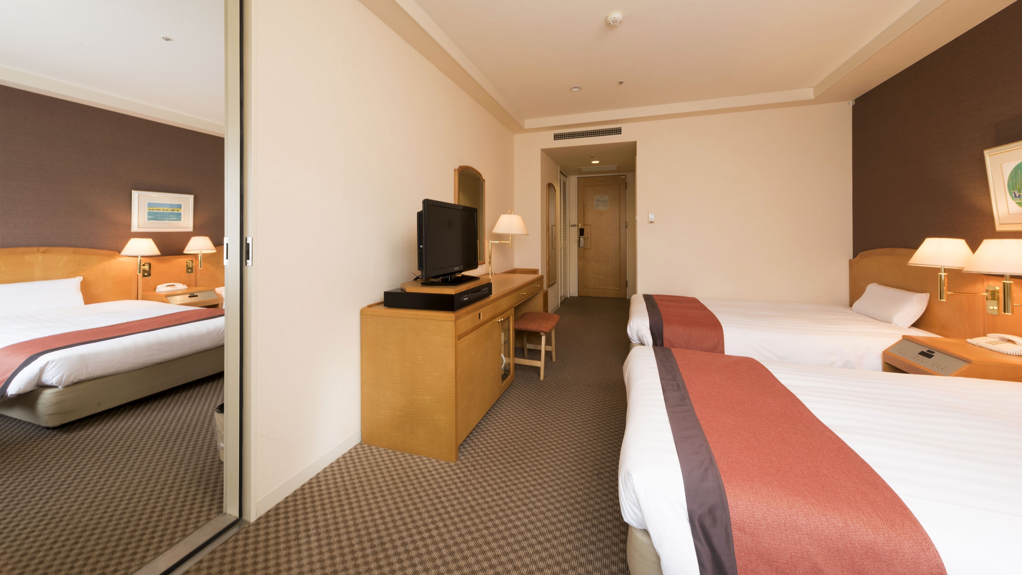 Kamar twin terhubung dengan 2 kamar terhubung yang dapat digunakan oleh 4 orang (ukuran 24,0㎡, lebar tempat tidur 120x200cm)