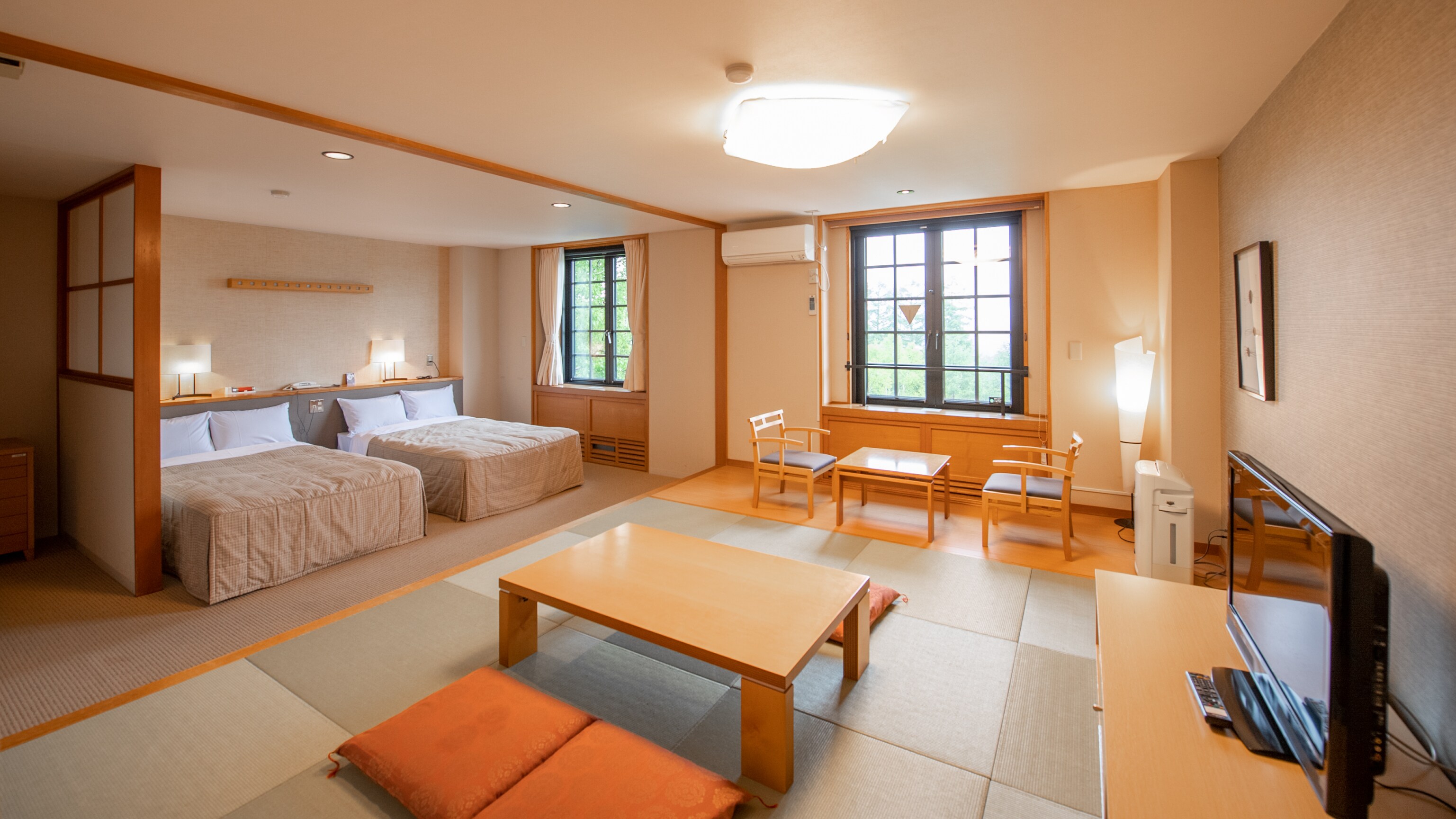 [Non-smoking] Japanese-Western room for 1-4 people
